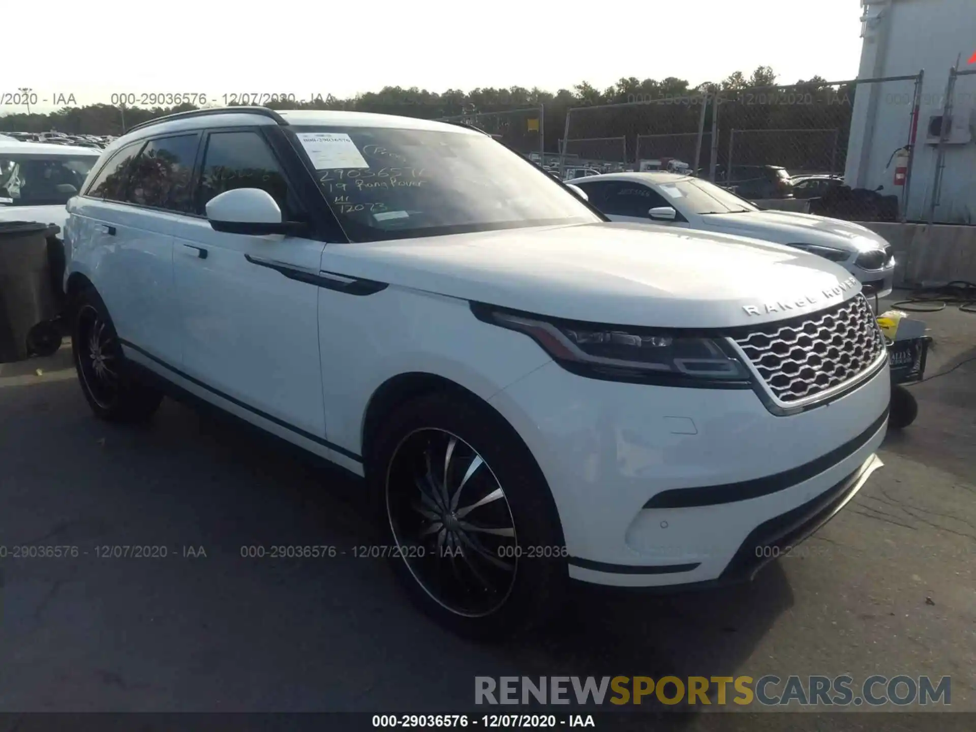 1 Photograph of a damaged car SALYB2EN9KA782530 LAND ROVER RANGE ROVER VELAR 2019