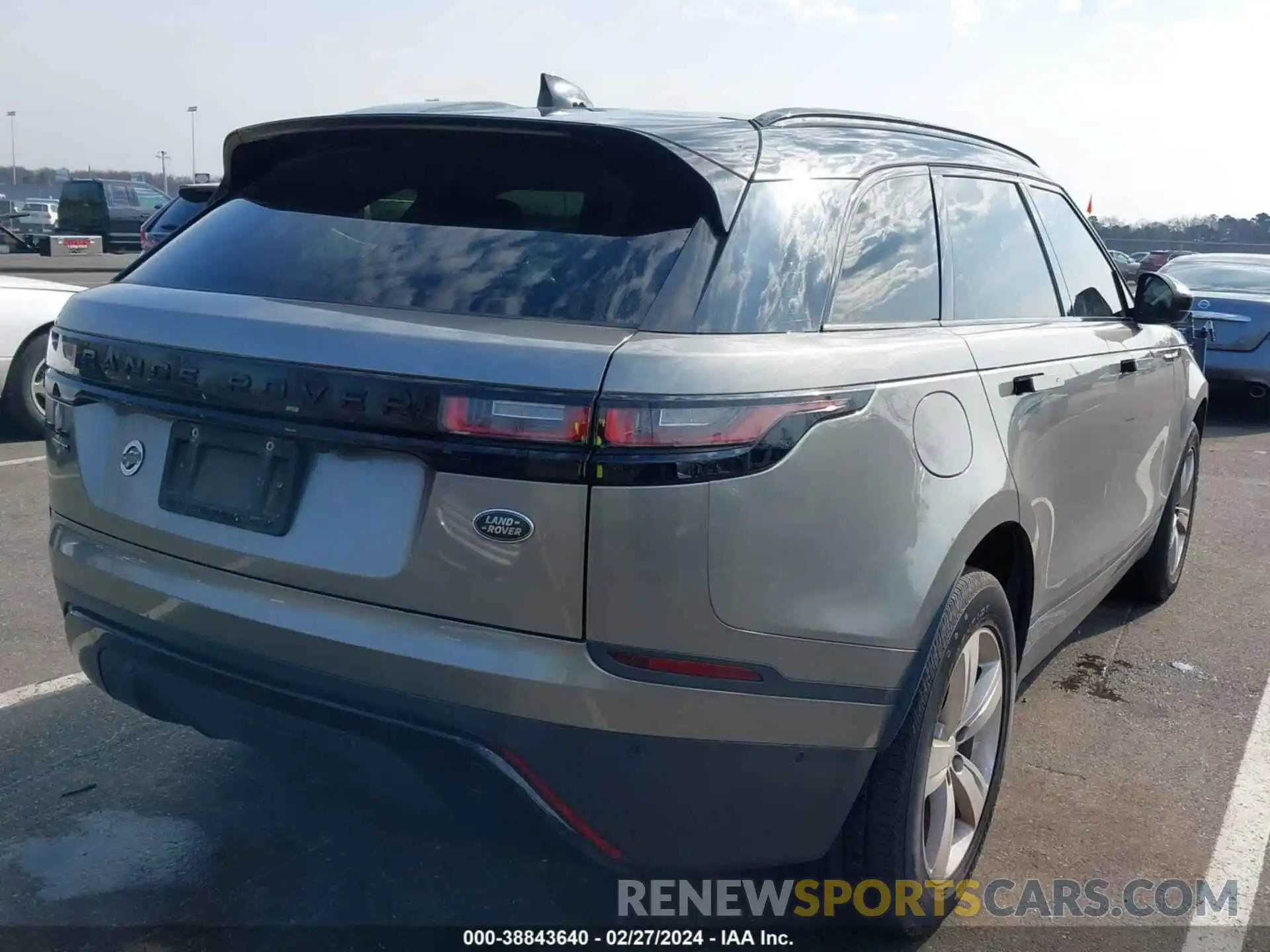 4 Photograph of a damaged car SALYB2EX2KA221068 LAND ROVER RANGE ROVER VELAR 2019