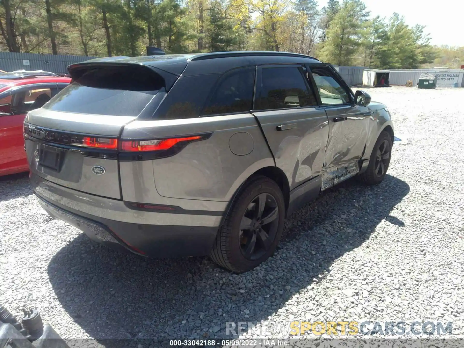 4 Photograph of a damaged car SALYB2EX7KA221972 LAND ROVER RANGE ROVER VELAR 2019