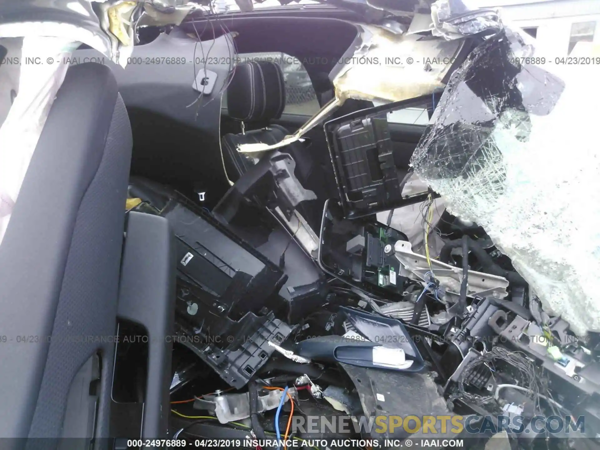 5 Photograph of a damaged car SALYL2EX0KA794337 LAND ROVER RANGE ROVER VELAR 2019