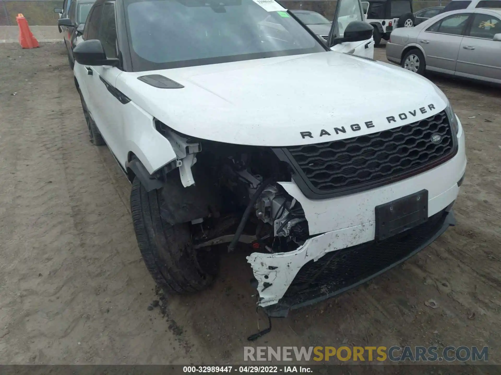 6 Photograph of a damaged car SALYL2EX1KA228025 LAND ROVER RANGE ROVER VELAR 2019