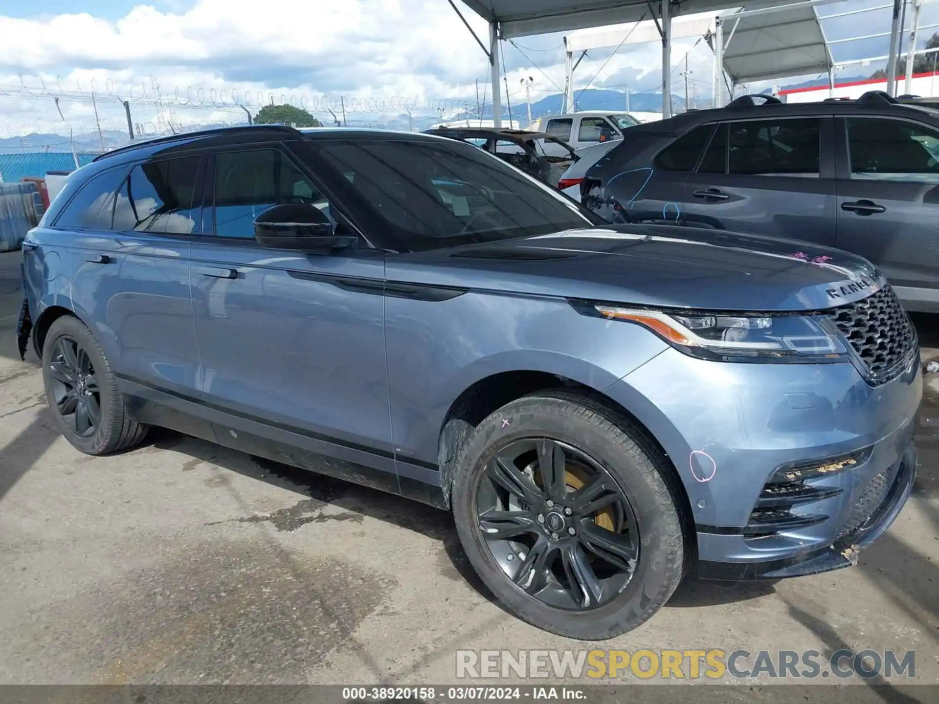 1 Фотография поврежденного автомобиля SALYL2EX3KA789522 LAND ROVER RANGE ROVER VELAR 2019