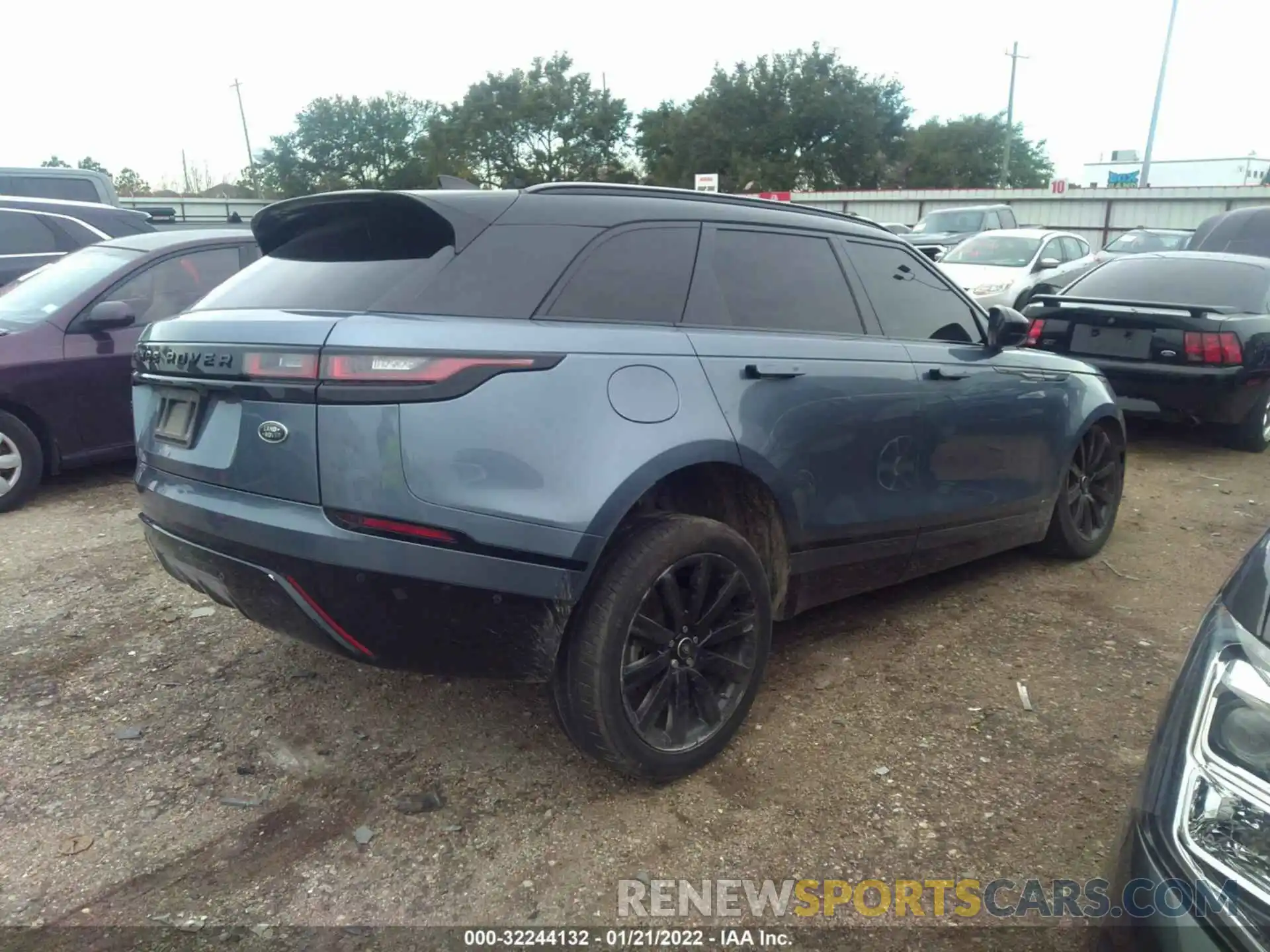 3 Photograph of a damaged car SALYL2EX4KA204415 LAND ROVER RANGE ROVER VELAR 2019