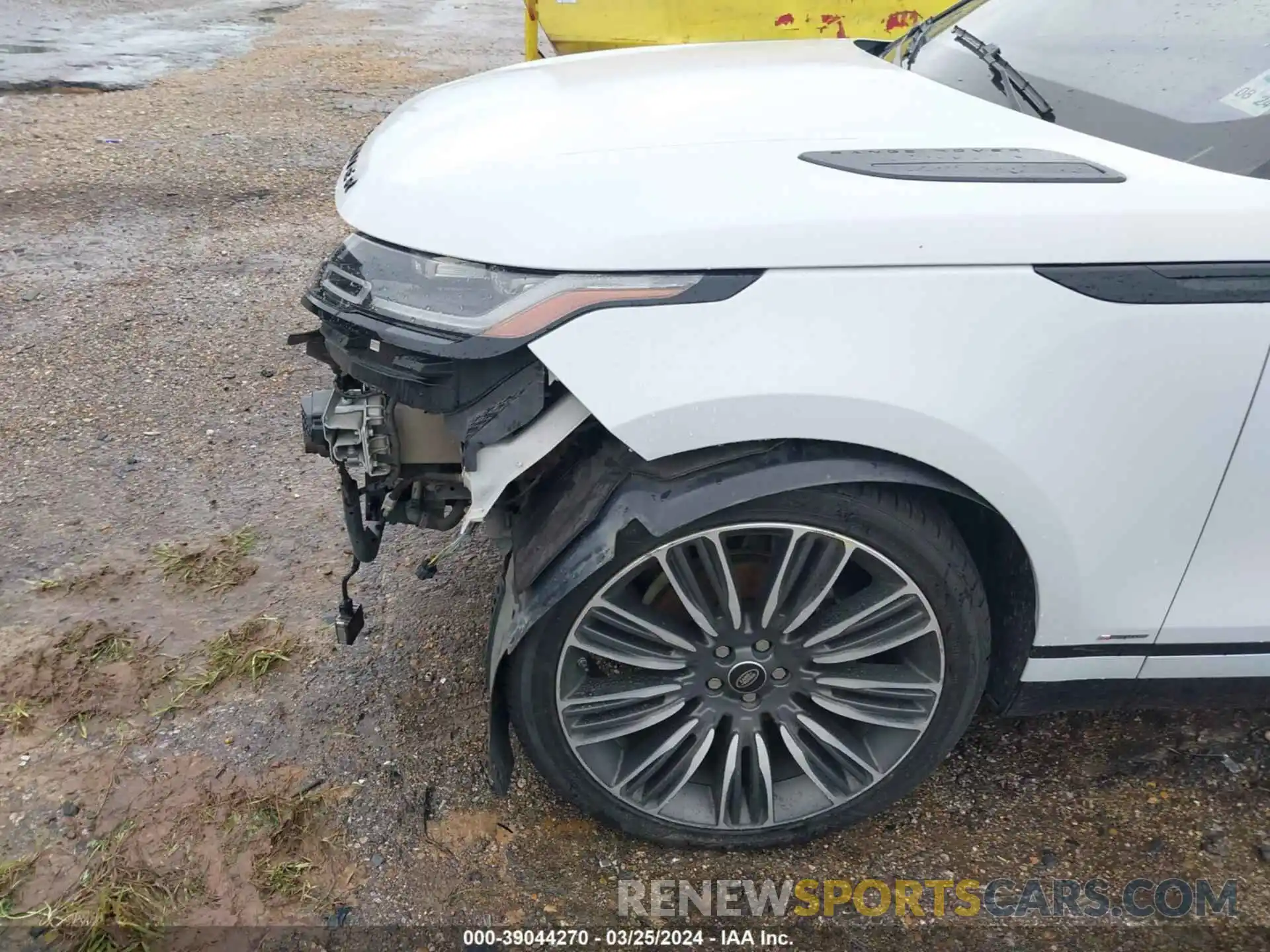 18 Photograph of a damaged car SALYL2EX5KA210708 LAND ROVER RANGE ROVER VELAR 2019