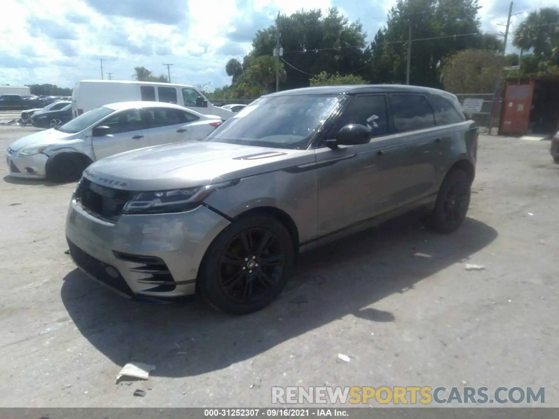 2 Фотография поврежденного автомобиля SALYL2EX5KA220882 LAND ROVER RANGE ROVER VELAR 2019