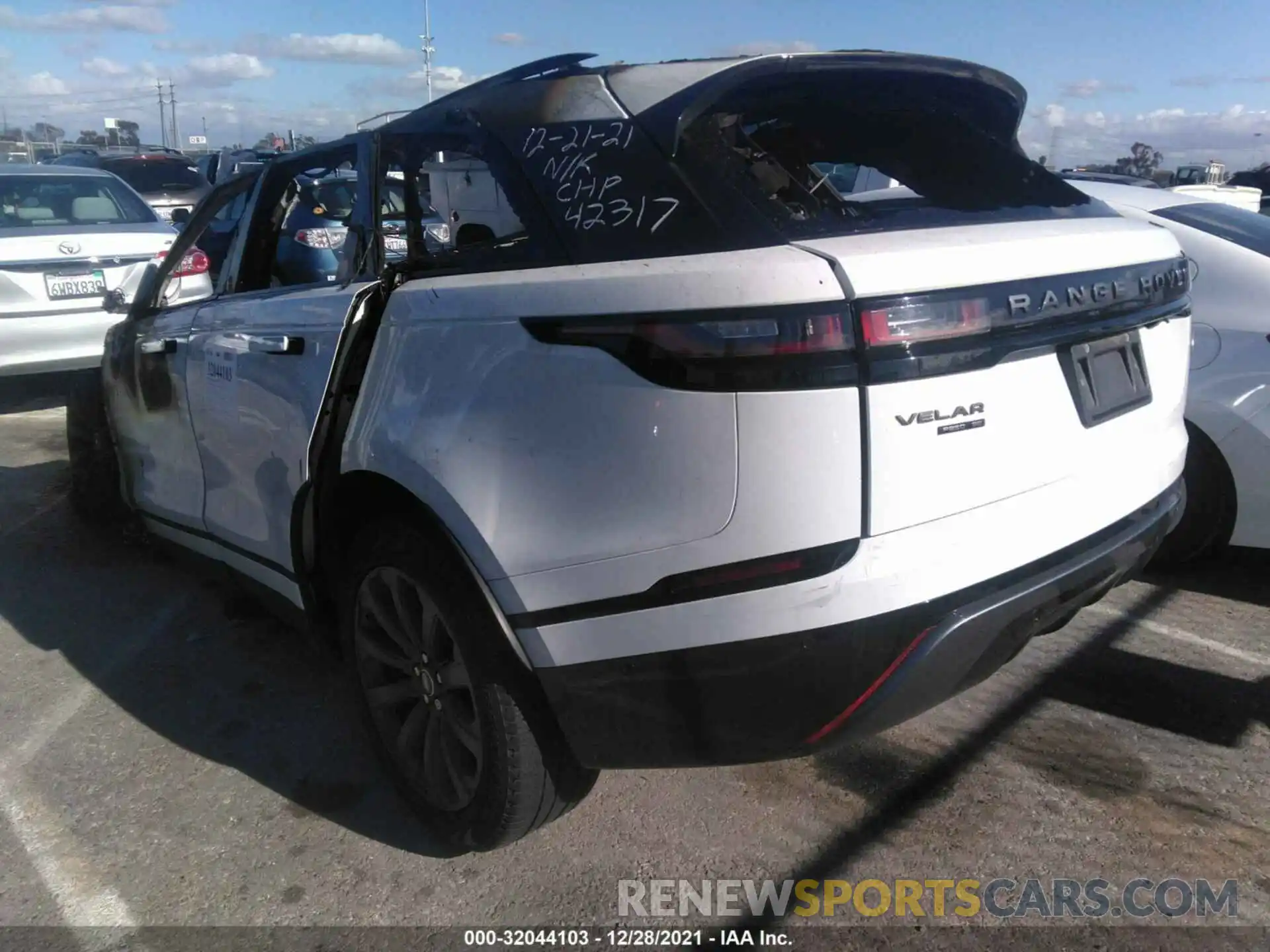 3 Photograph of a damaged car SALYL2EX7KA795534 LAND ROVER RANGE ROVER VELAR 2019