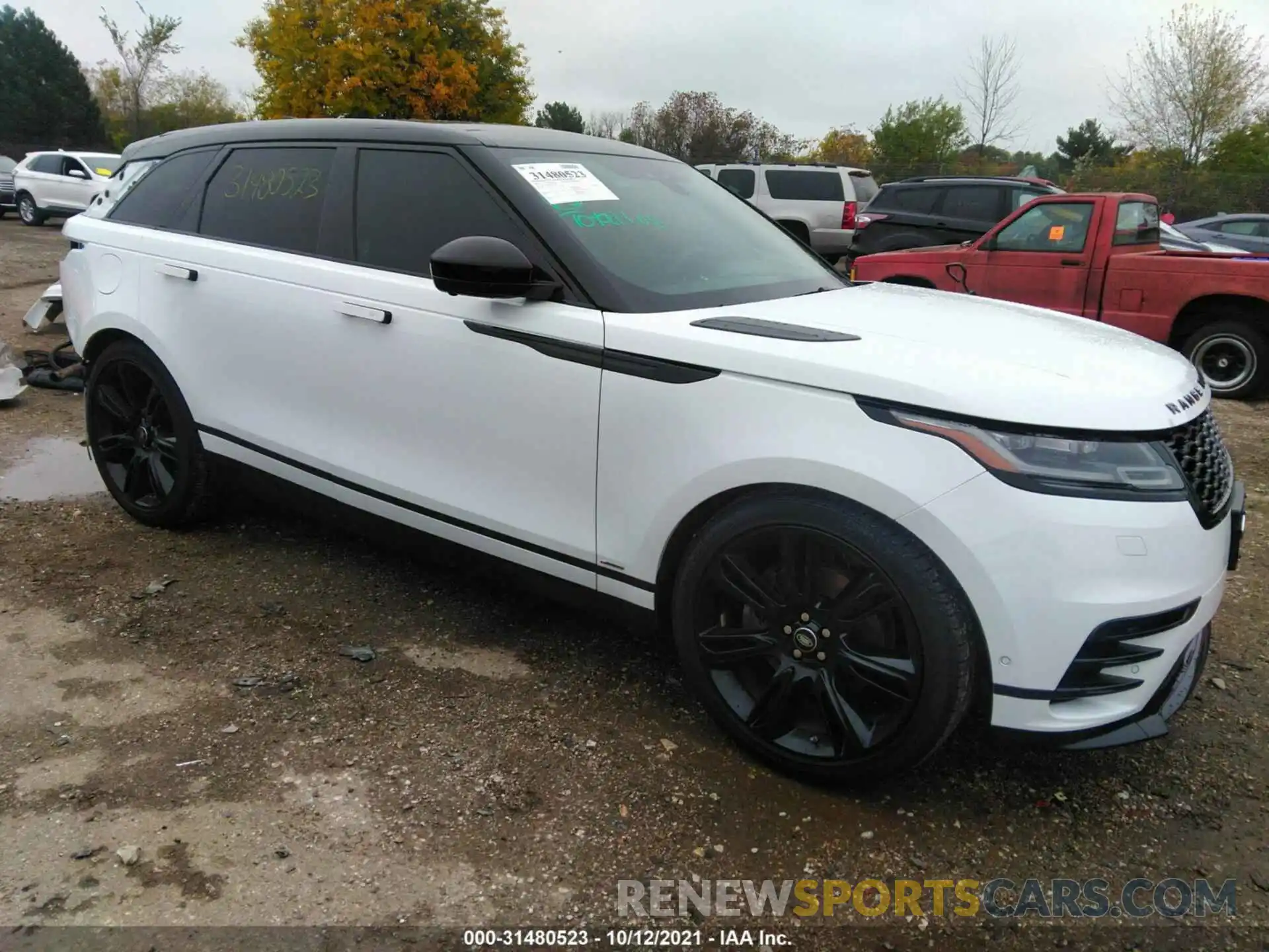 1 Фотография поврежденного автомобиля SALYM2EV4KA795549 LAND ROVER RANGE ROVER VELAR 2019