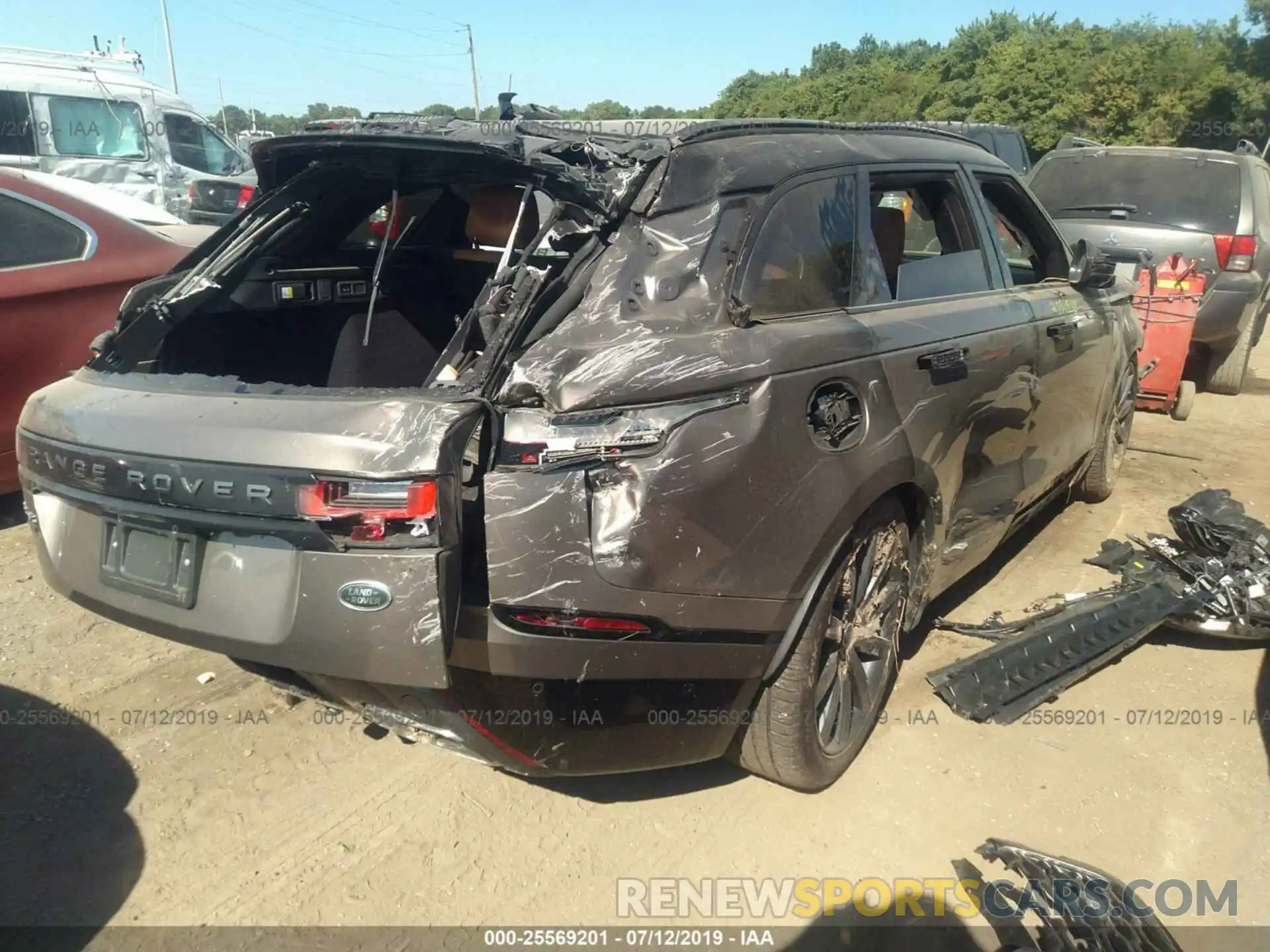 4 Photograph of a damaged car SALYM2EV7KA794427 LAND ROVER RANGE ROVER VELAR 2019