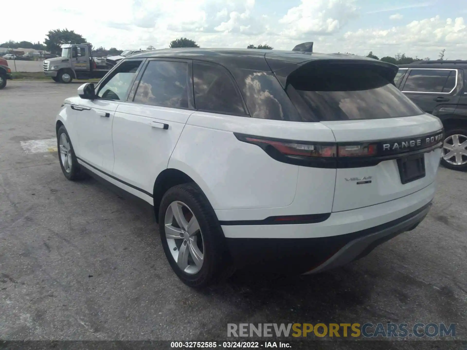 3 Photograph of a damaged car SALYB2EX0LA270013 LAND ROVER RANGE ROVER VELAR 2020