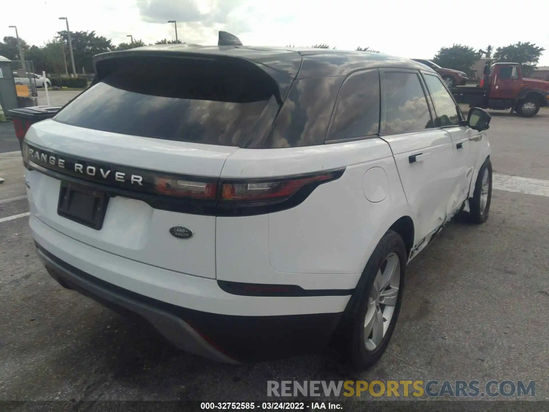 4 Photograph of a damaged car SALYB2EX0LA270013 LAND ROVER RANGE ROVER VELAR 2020