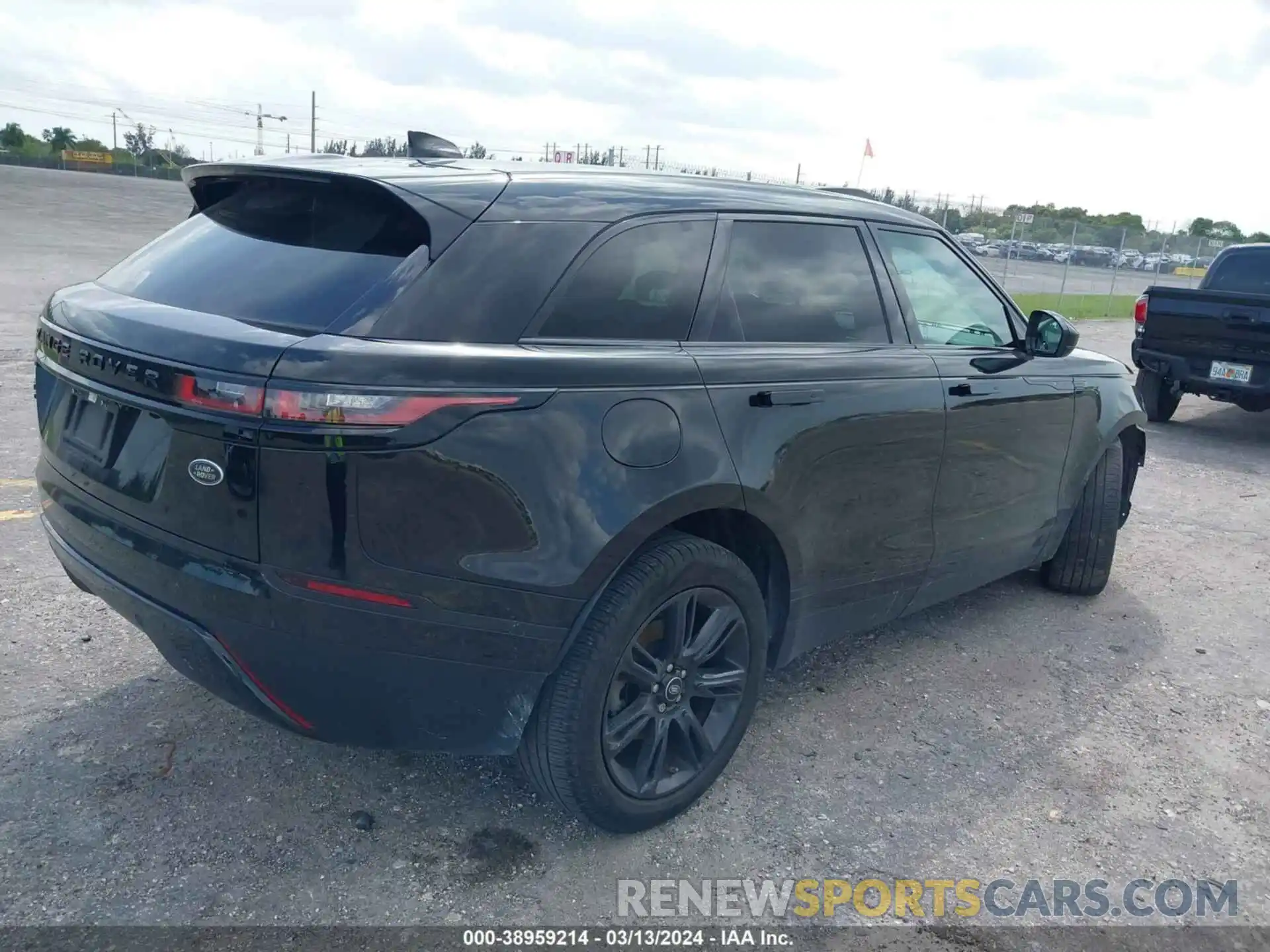 4 Photograph of a damaged car SALYB2EX2LA295172 LAND ROVER RANGE ROVER VELAR 2020