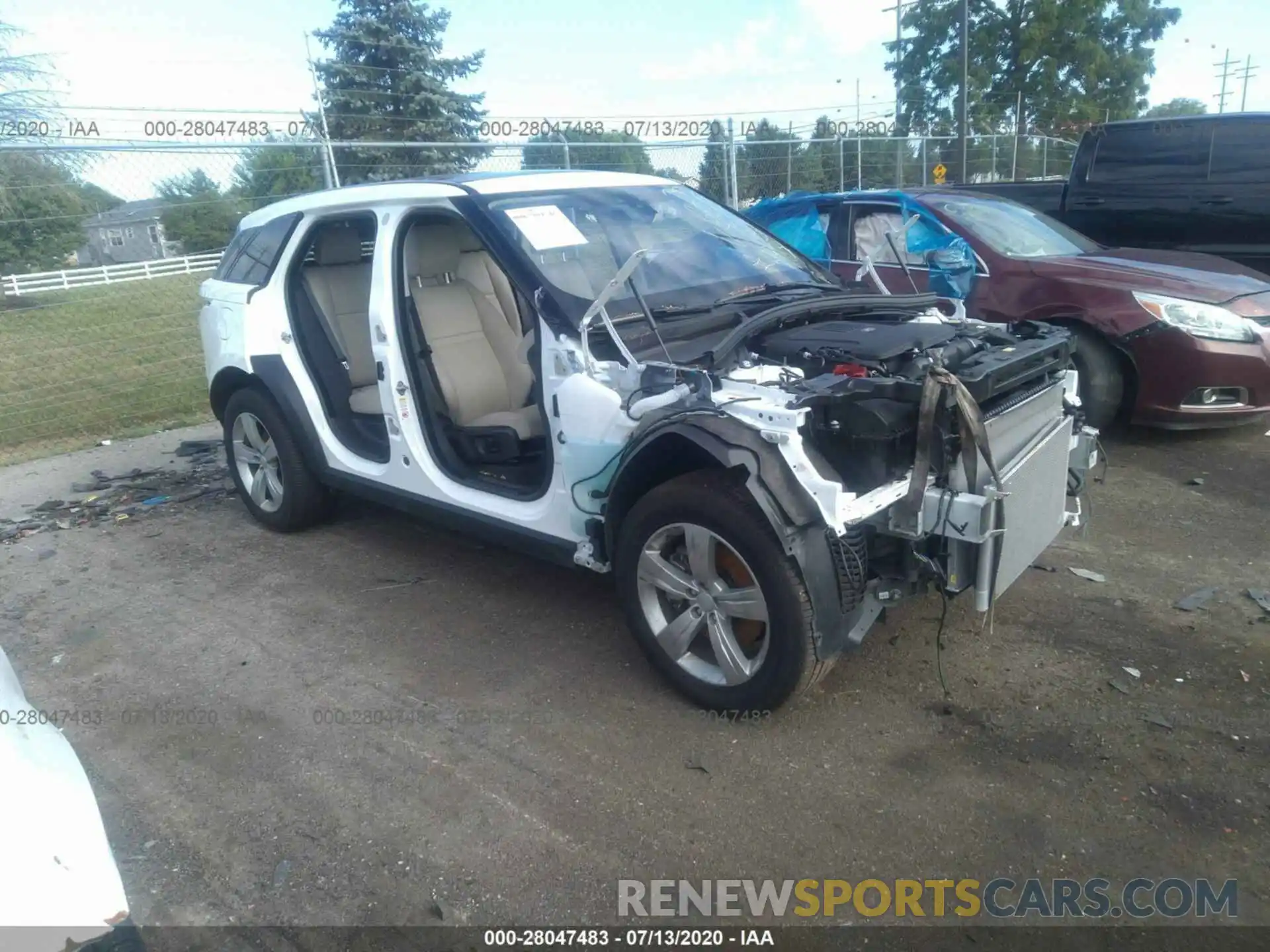 1 Photograph of a damaged car SALYB2FV5LA257660 LAND ROVER RANGE ROVER VELAR 2020