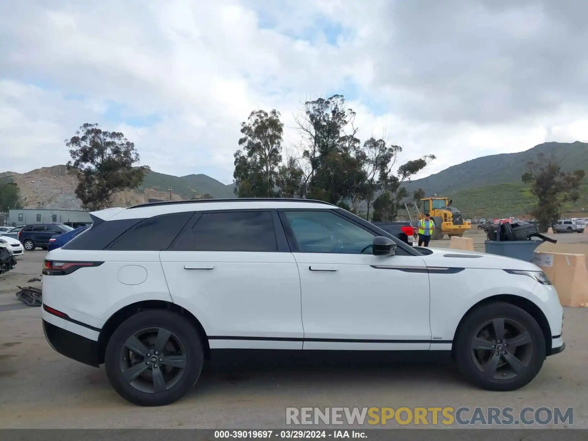 13 Photograph of a damaged car SALYK2EX2LA286696 LAND ROVER RANGE ROVER VELAR 2020