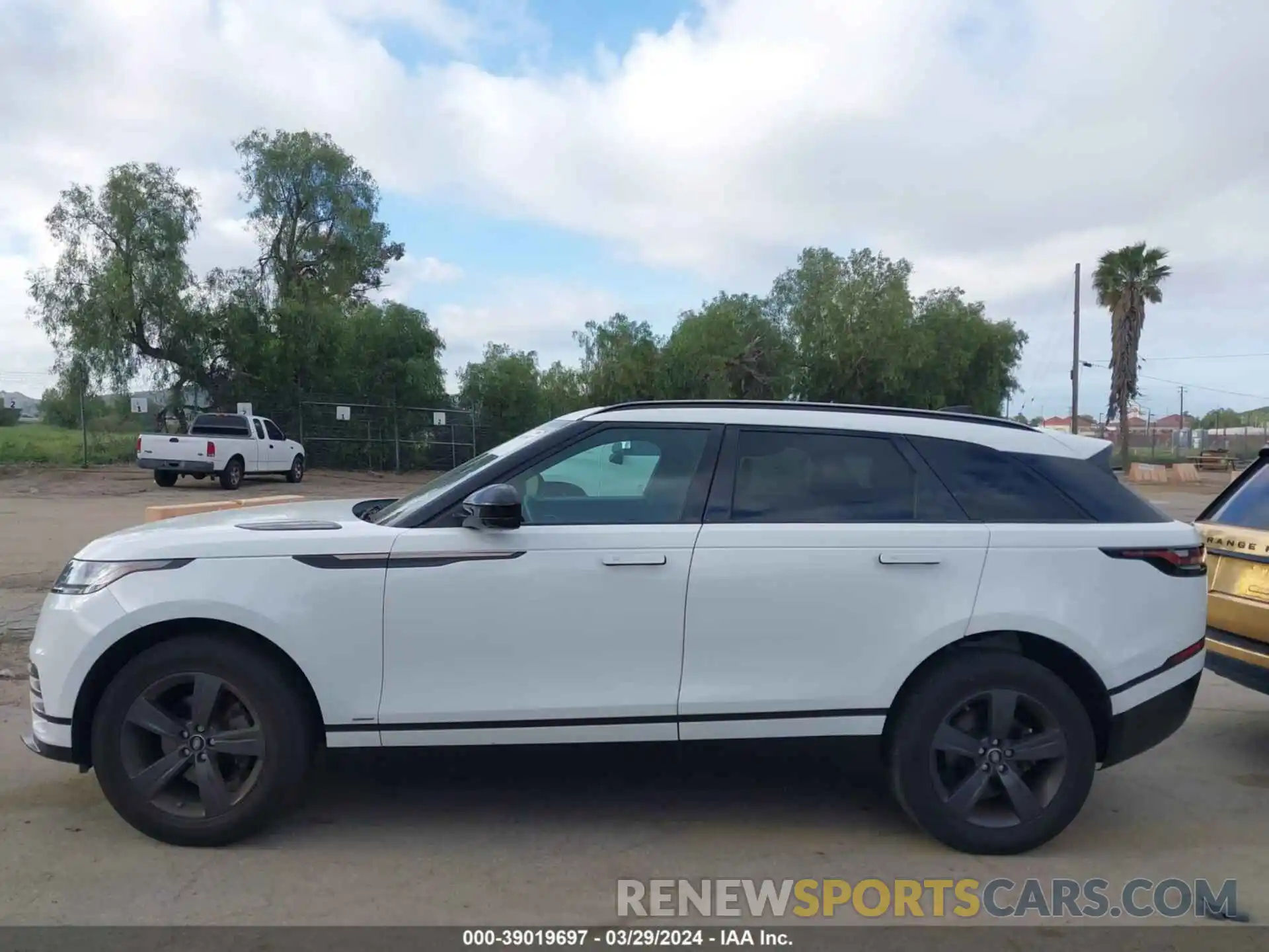 14 Photograph of a damaged car SALYK2EX2LA286696 LAND ROVER RANGE ROVER VELAR 2020