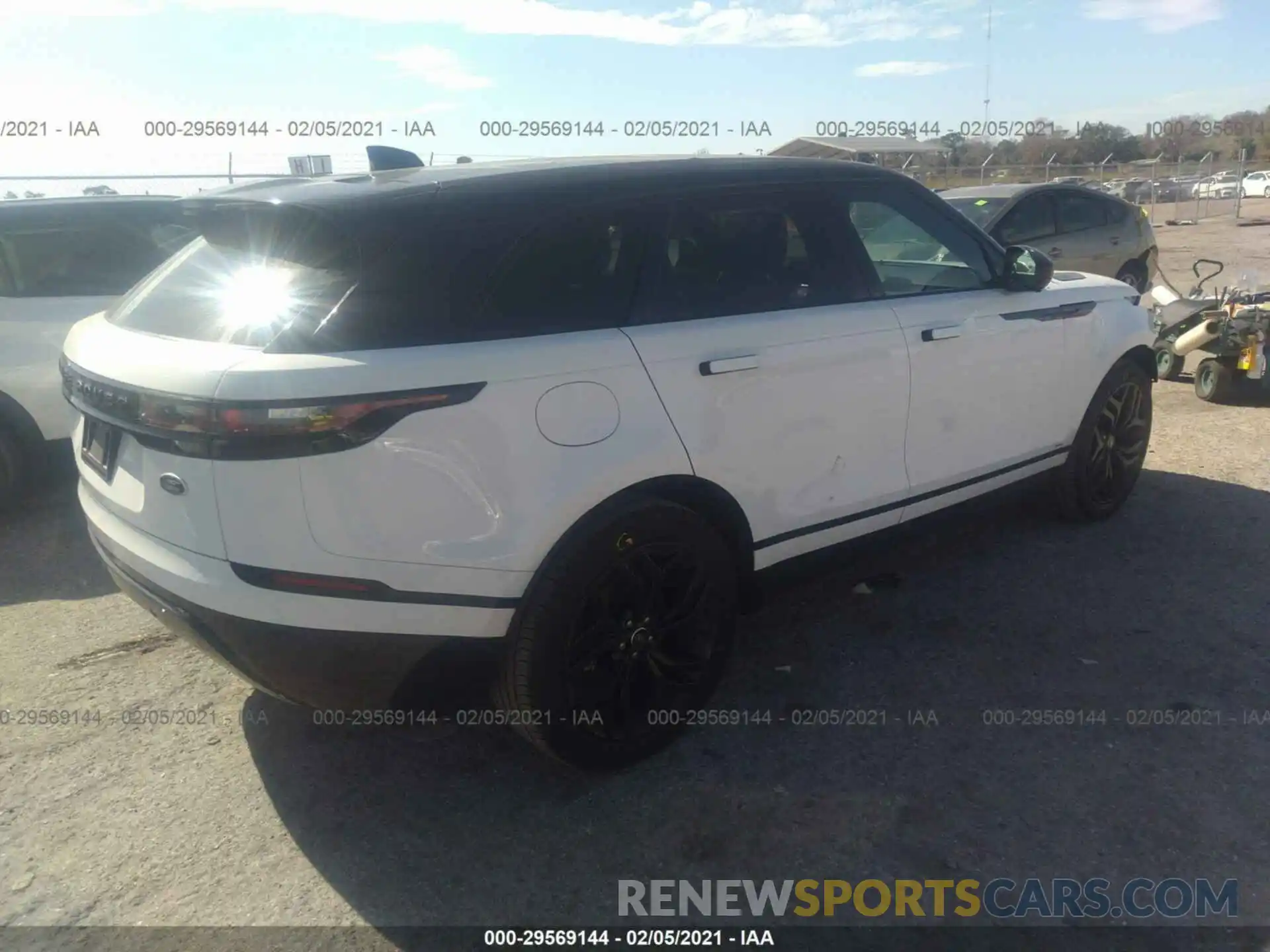 4 Photograph of a damaged car SALYK2EX7LA285544 LAND ROVER RANGE ROVER VELAR 2020