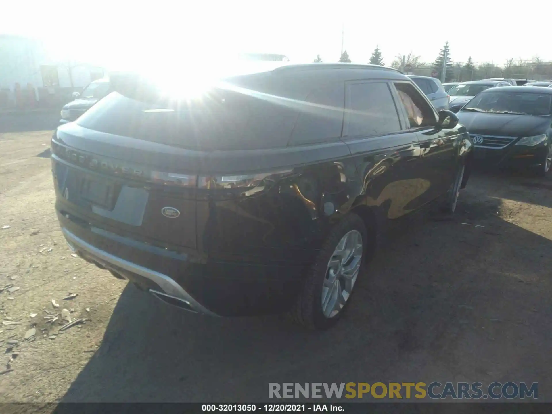 4 Photograph of a damaged car SALYK2FV1LA274620 LAND ROVER RANGE ROVER VELAR 2020