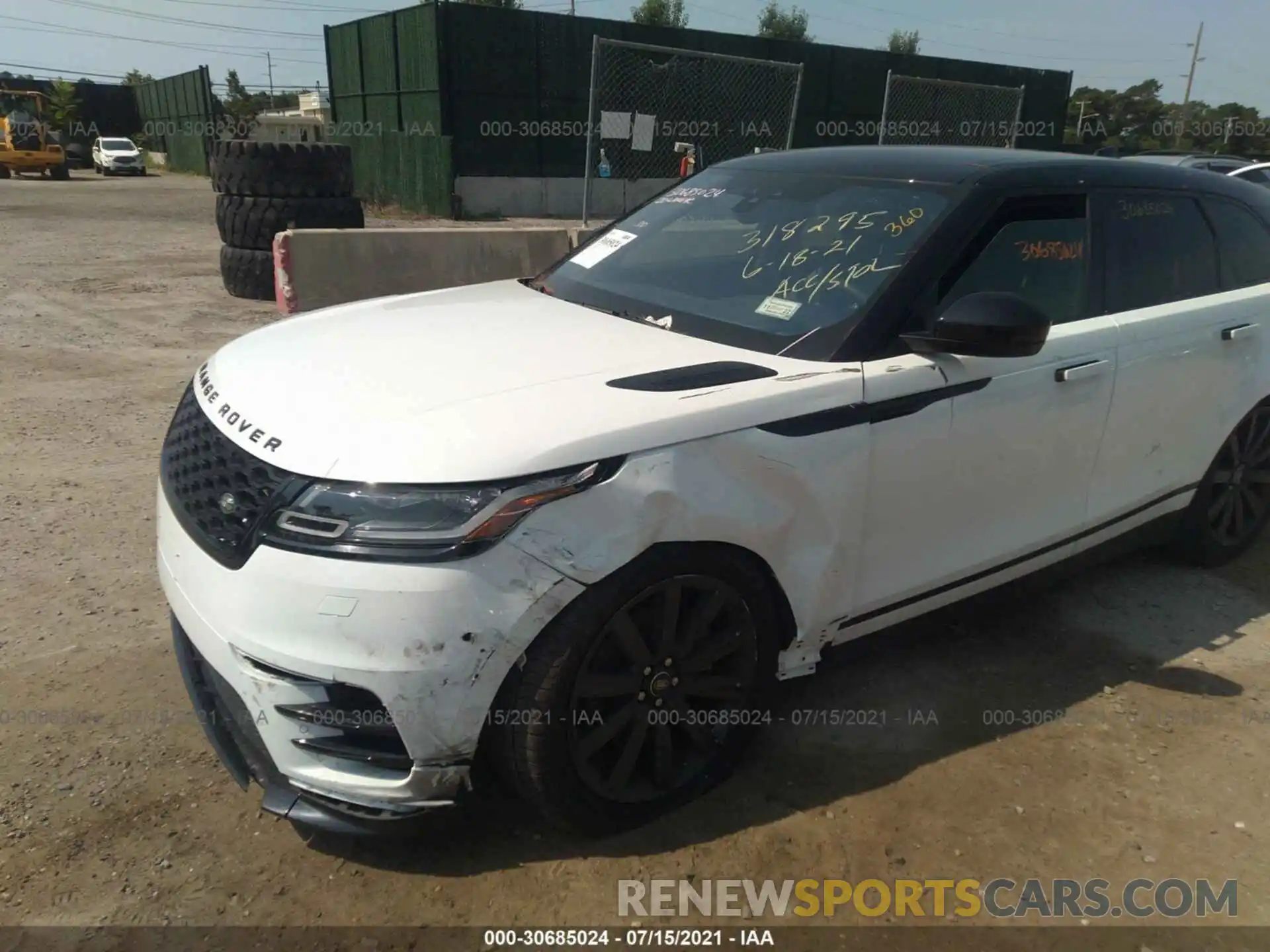 6 Photograph of a damaged car SALYK2FV6LA293034 LAND ROVER RANGE ROVER VELAR 2020