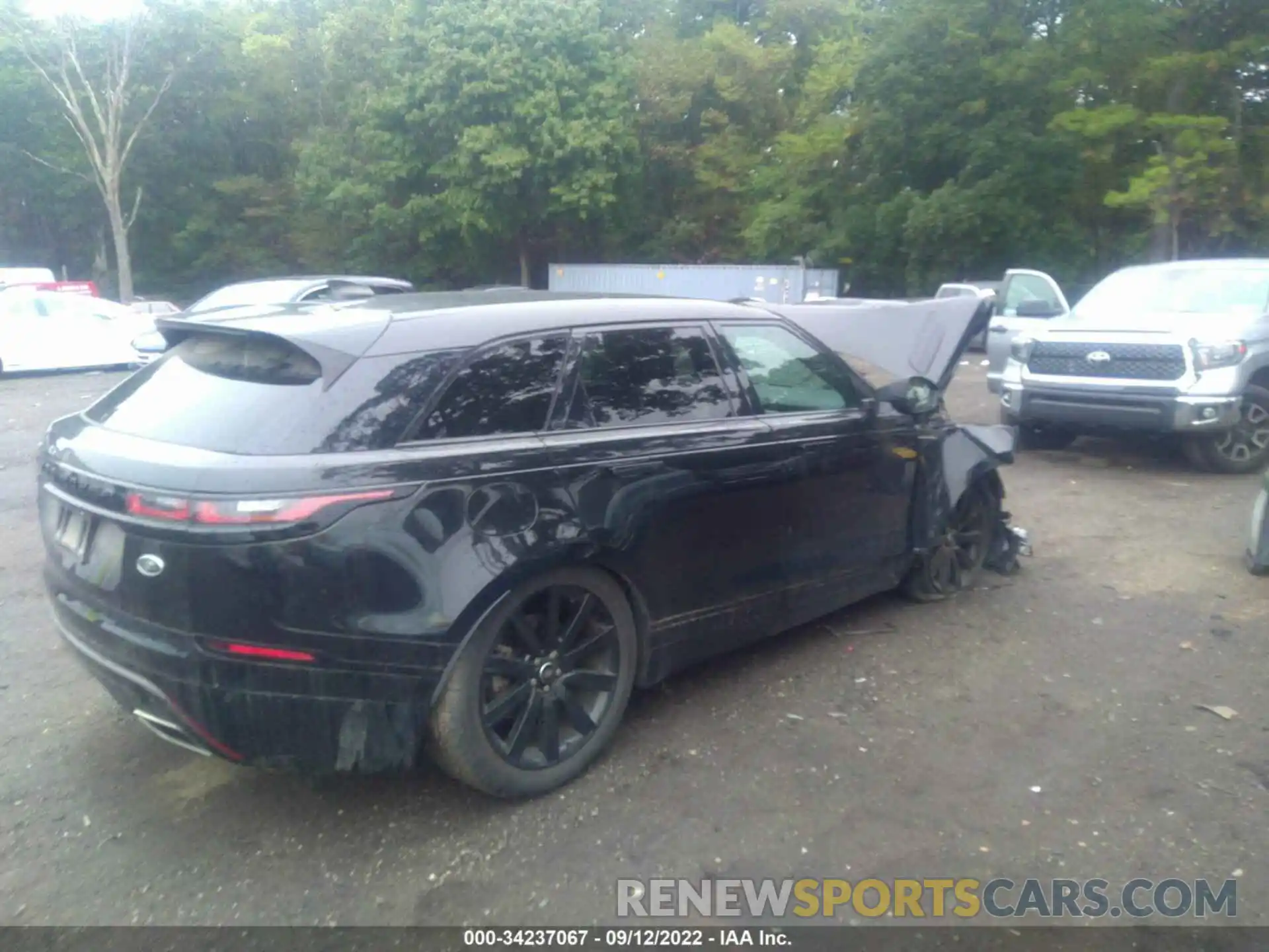 4 Photograph of a damaged car SALYM2EV5LA239123 LAND ROVER RANGE ROVER VELAR 2020