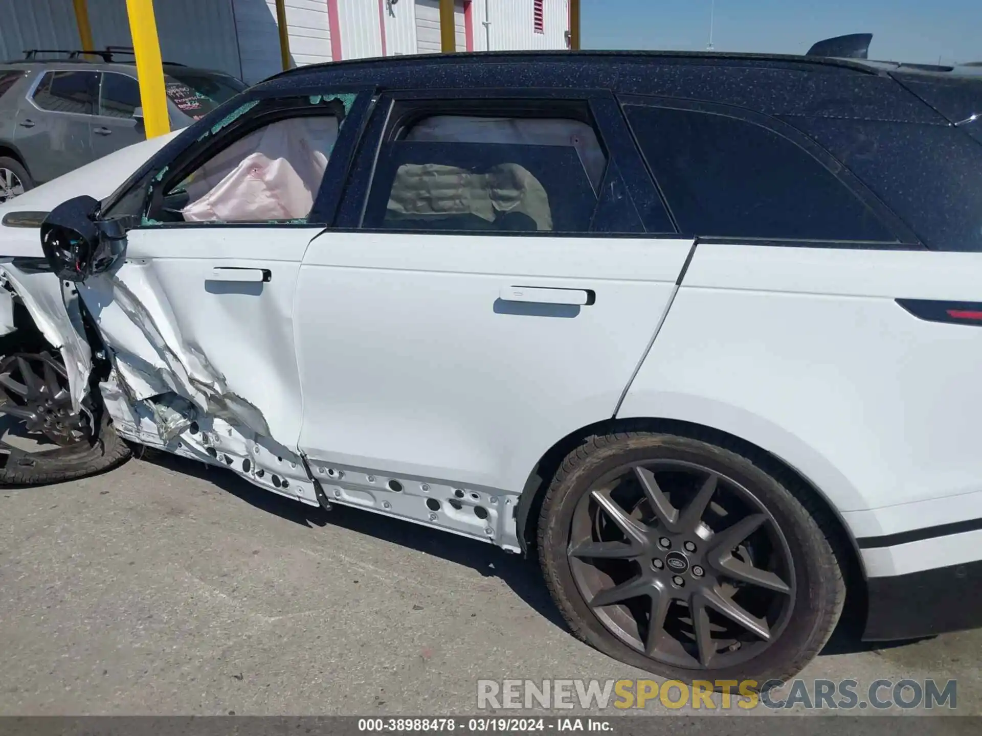 14 Photograph of a damaged car SALYT2EU7MA315226 LAND ROVER RANGE ROVER VELAR 2021