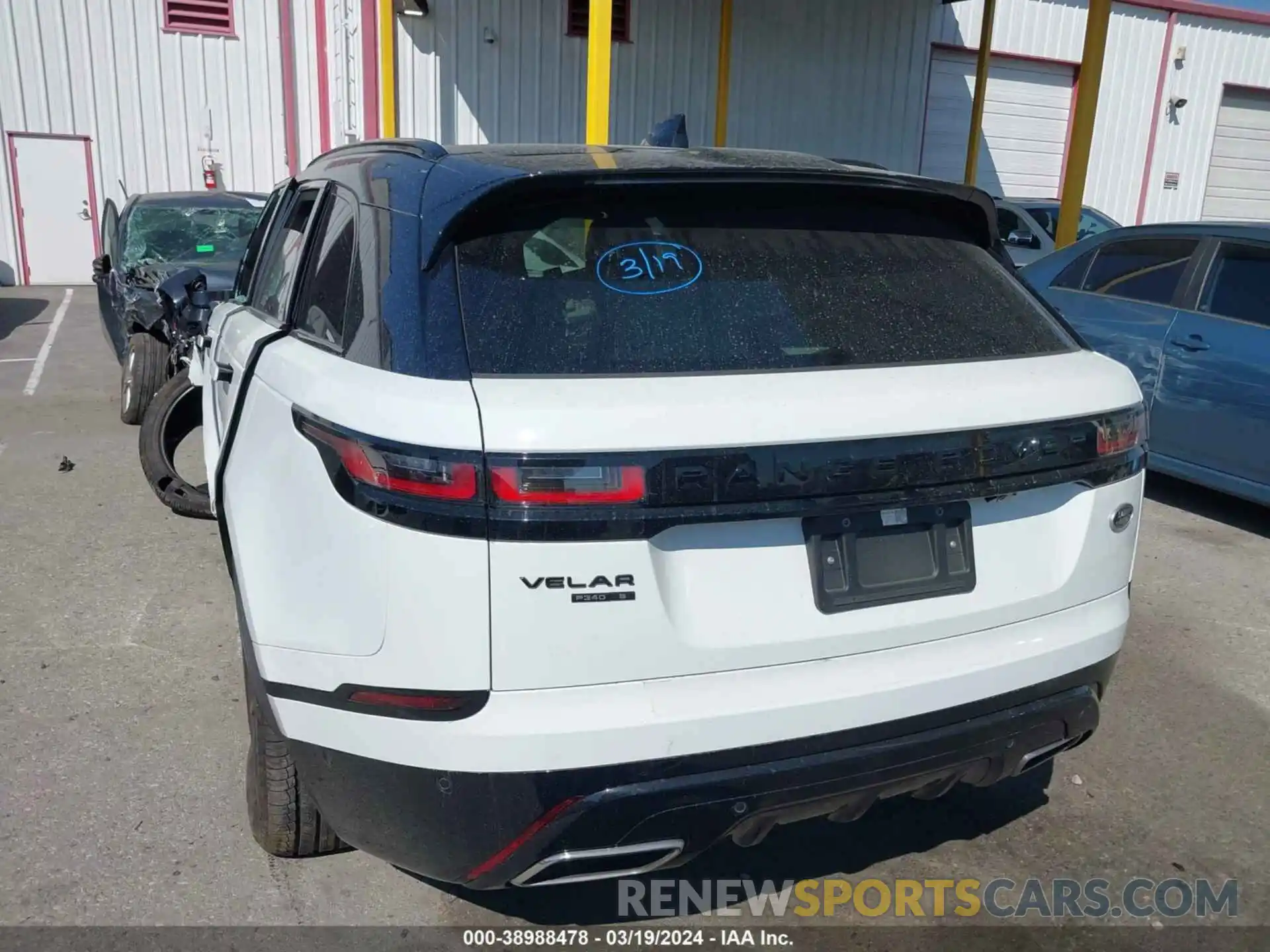 16 Photograph of a damaged car SALYT2EU7MA315226 LAND ROVER RANGE ROVER VELAR 2021