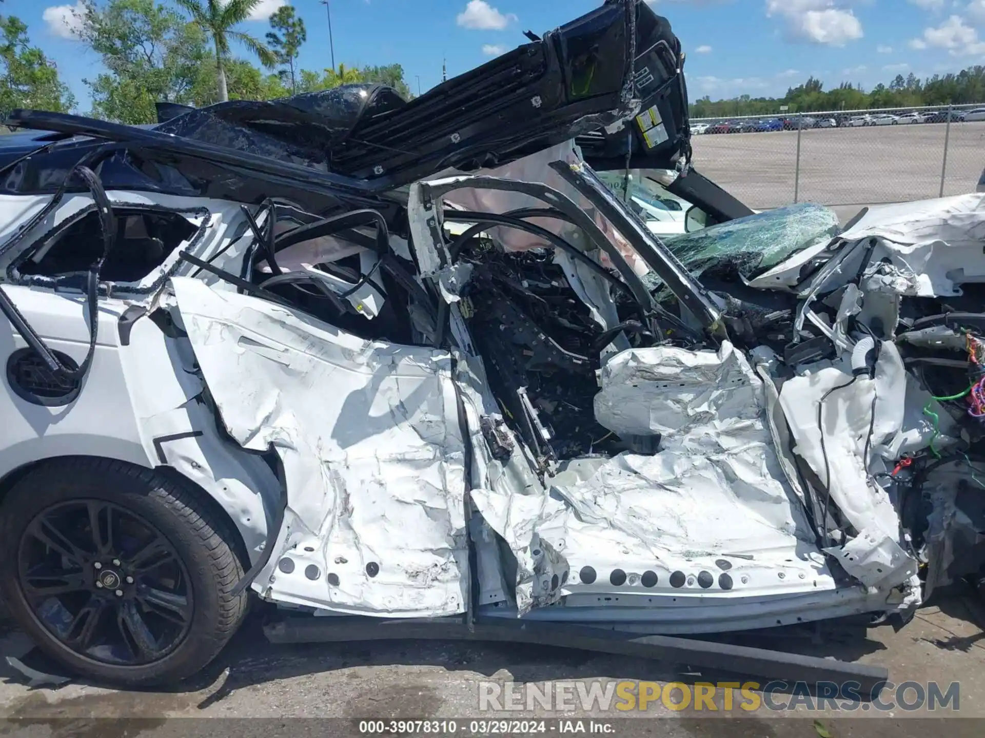 6 Photograph of a damaged car SALYT2EX2MA317508 LAND ROVER RANGE ROVER VELAR 2021