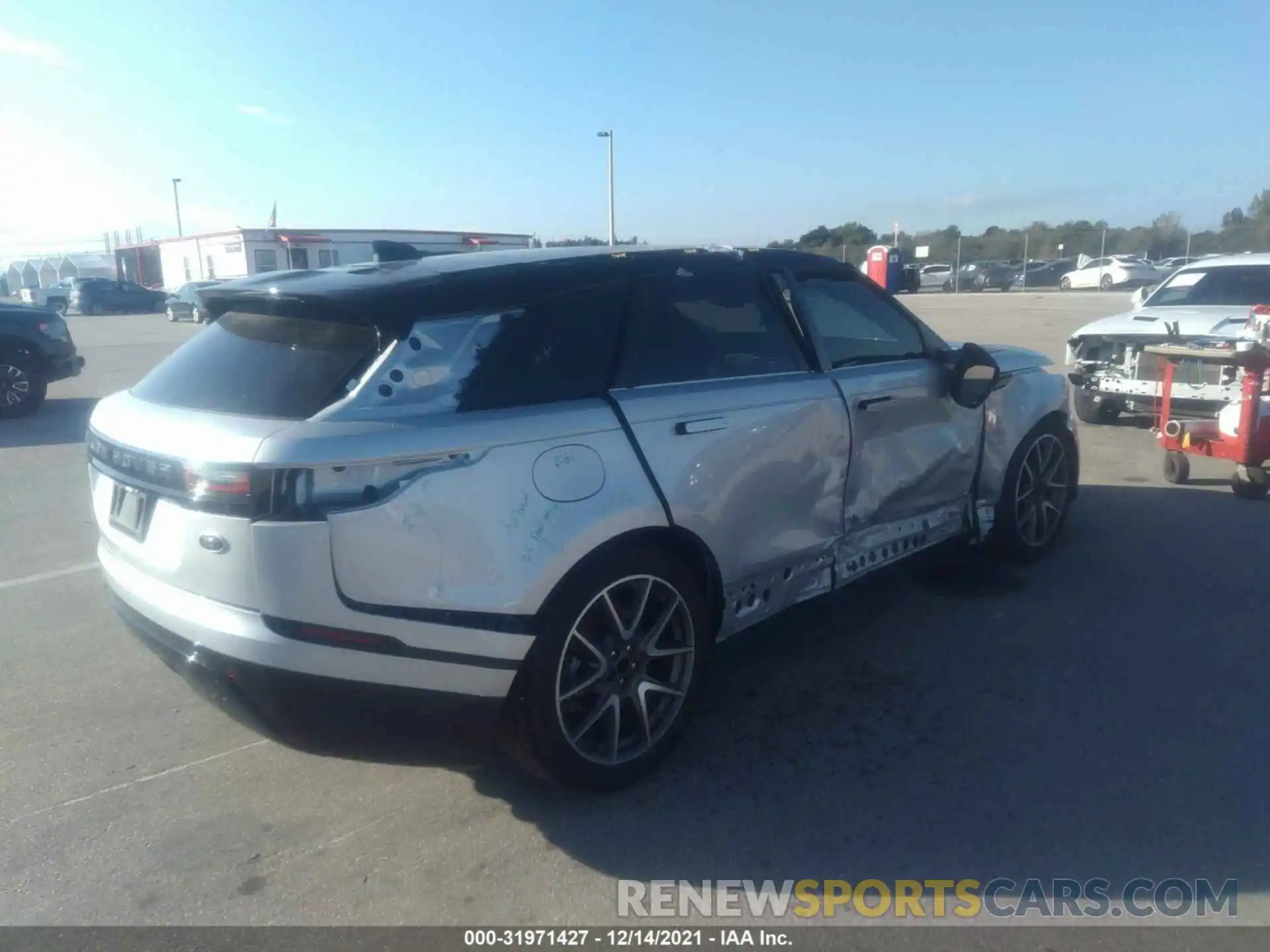 4 Photograph of a damaged car SALYT2EX4MA308891 LAND ROVER RANGE ROVER VELAR 2021