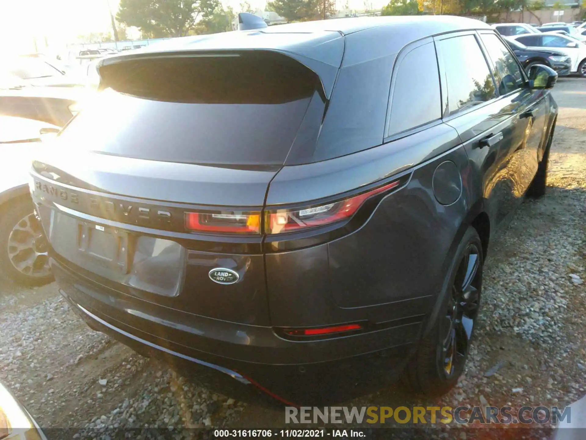 4 Photograph of a damaged car SALYT2EX4MA322967 LAND ROVER RANGE ROVER VELAR 2021