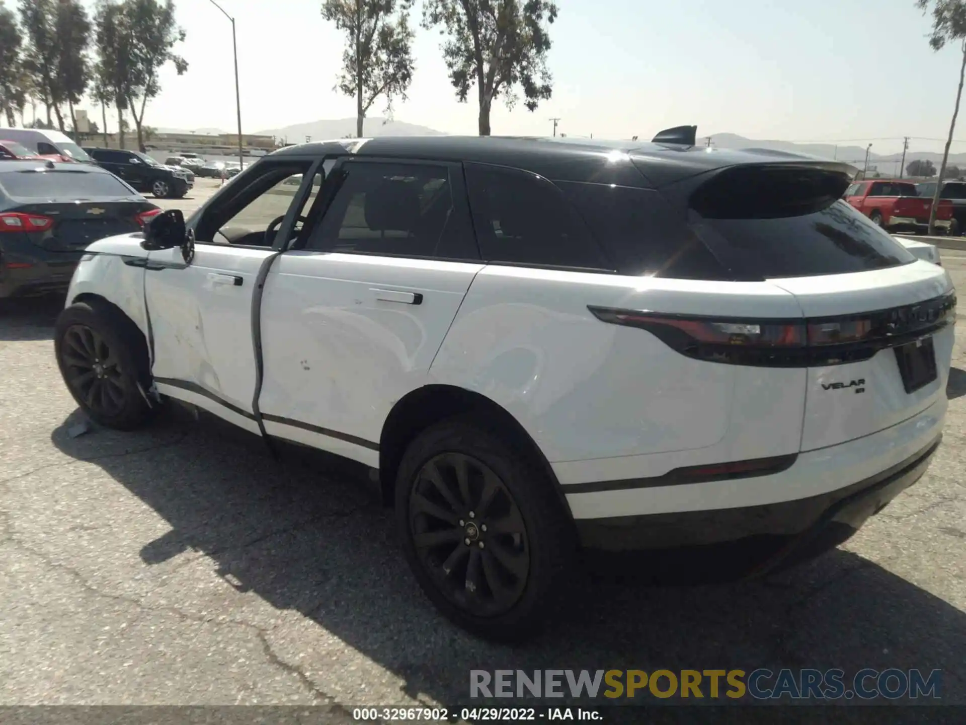 3 Photograph of a damaged car SALYT2EX7MA305144 LAND ROVER RANGE ROVER VELAR 2021