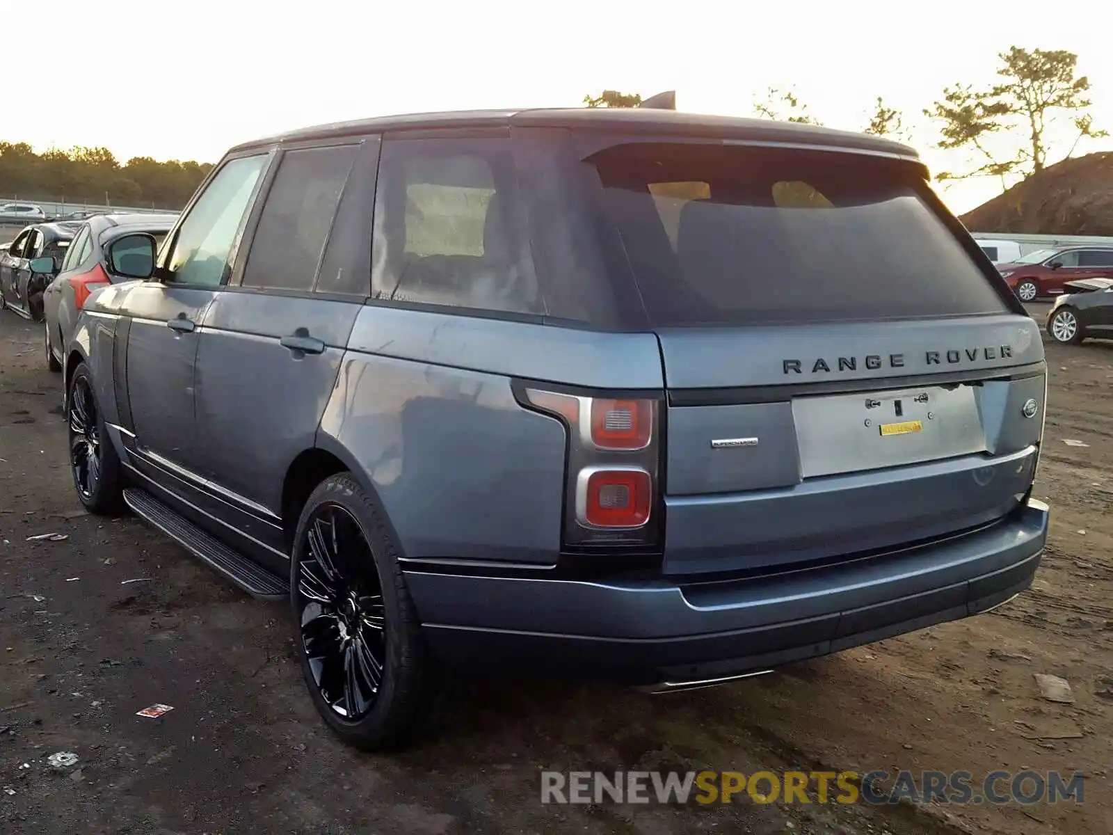 3 Фотография поврежденного автомобиля SALGS2RE0KA539890 LAND ROVER RANGEROVER 2019