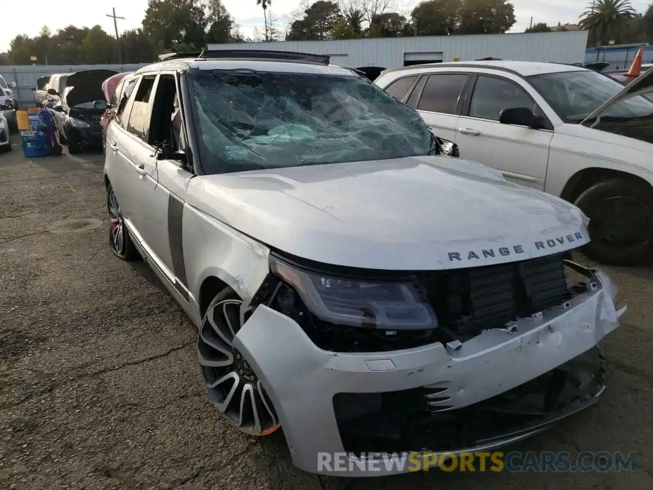 1 Photograph of a damaged car SALGS2RE1KA548694 LAND ROVER RANGEROVER 2019