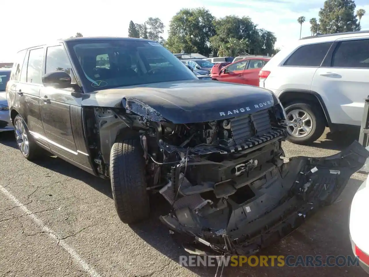 1 Photograph of a damaged car SALGS2RE2KA550695 LAND ROVER RANGEROVER 2019