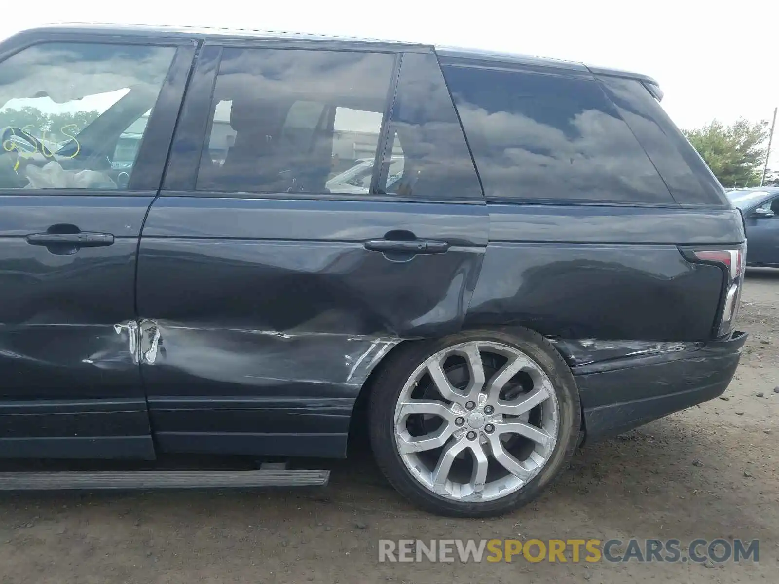 10 Photograph of a damaged car SALGS2RE7KA527459 LAND ROVER RANGEROVER 2019