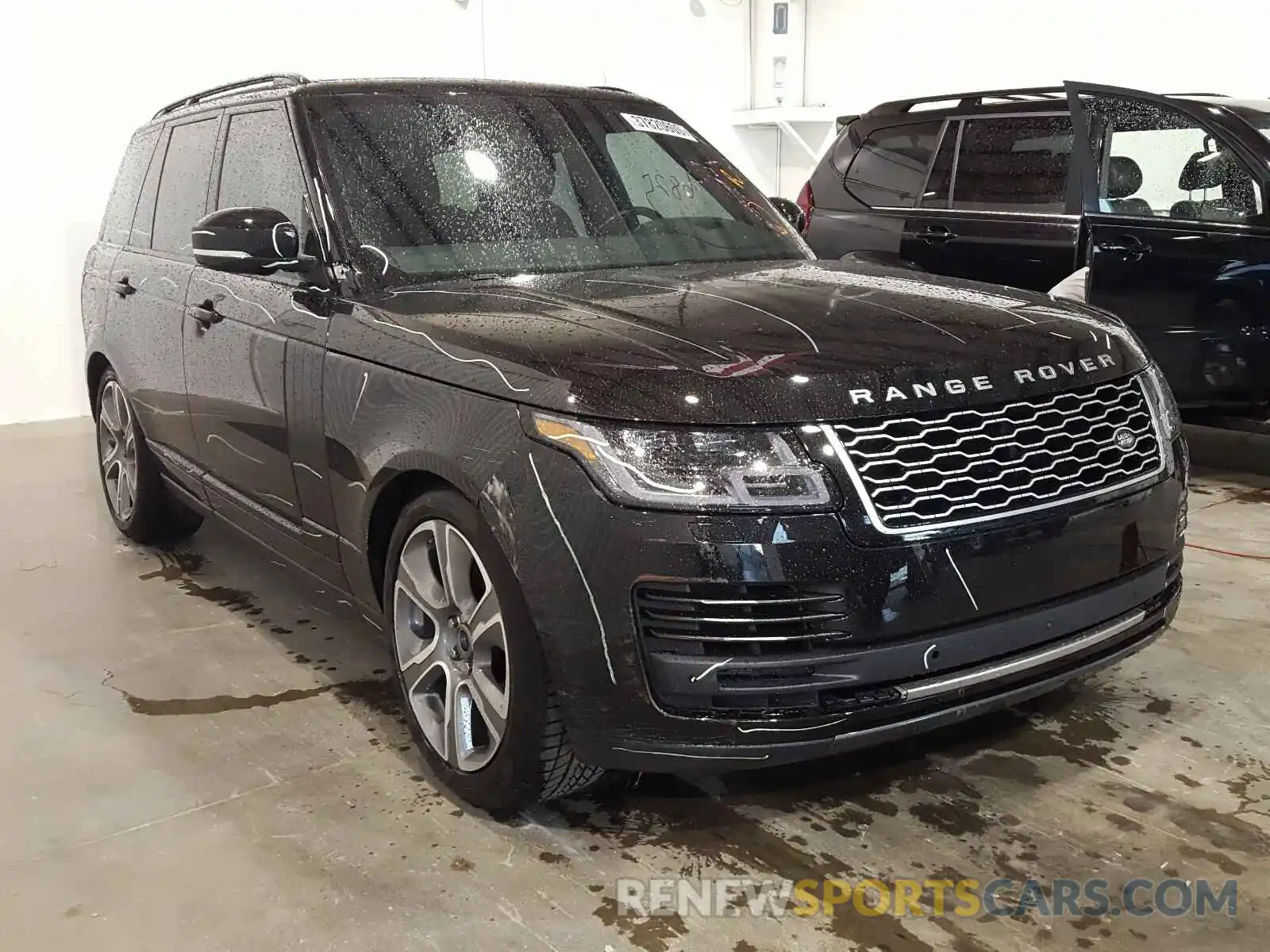 1 Photograph of a damaged car SALGS2SV0KA567473 LAND ROVER RANGEROVER 2019