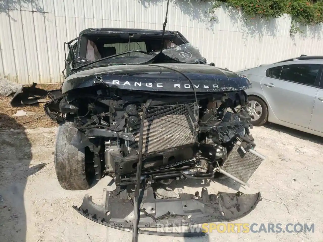 9 Photograph of a damaged car SALGS2SV1KA563528 LAND ROVER RANGEROVER 2019