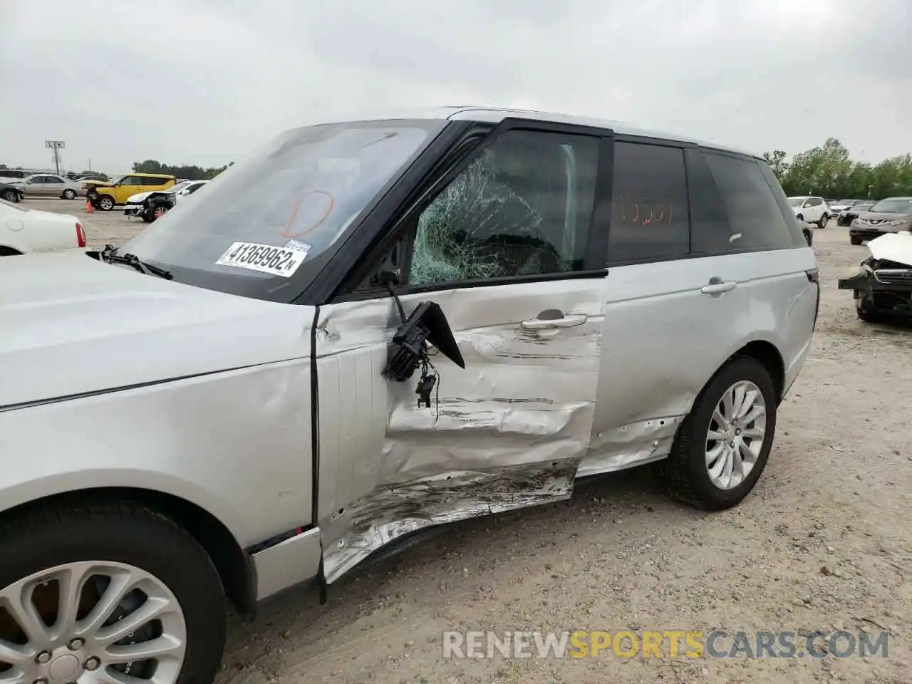 9 Photograph of a damaged car SALGS2SV2KA542798 LAND ROVER RANGEROVER 2019