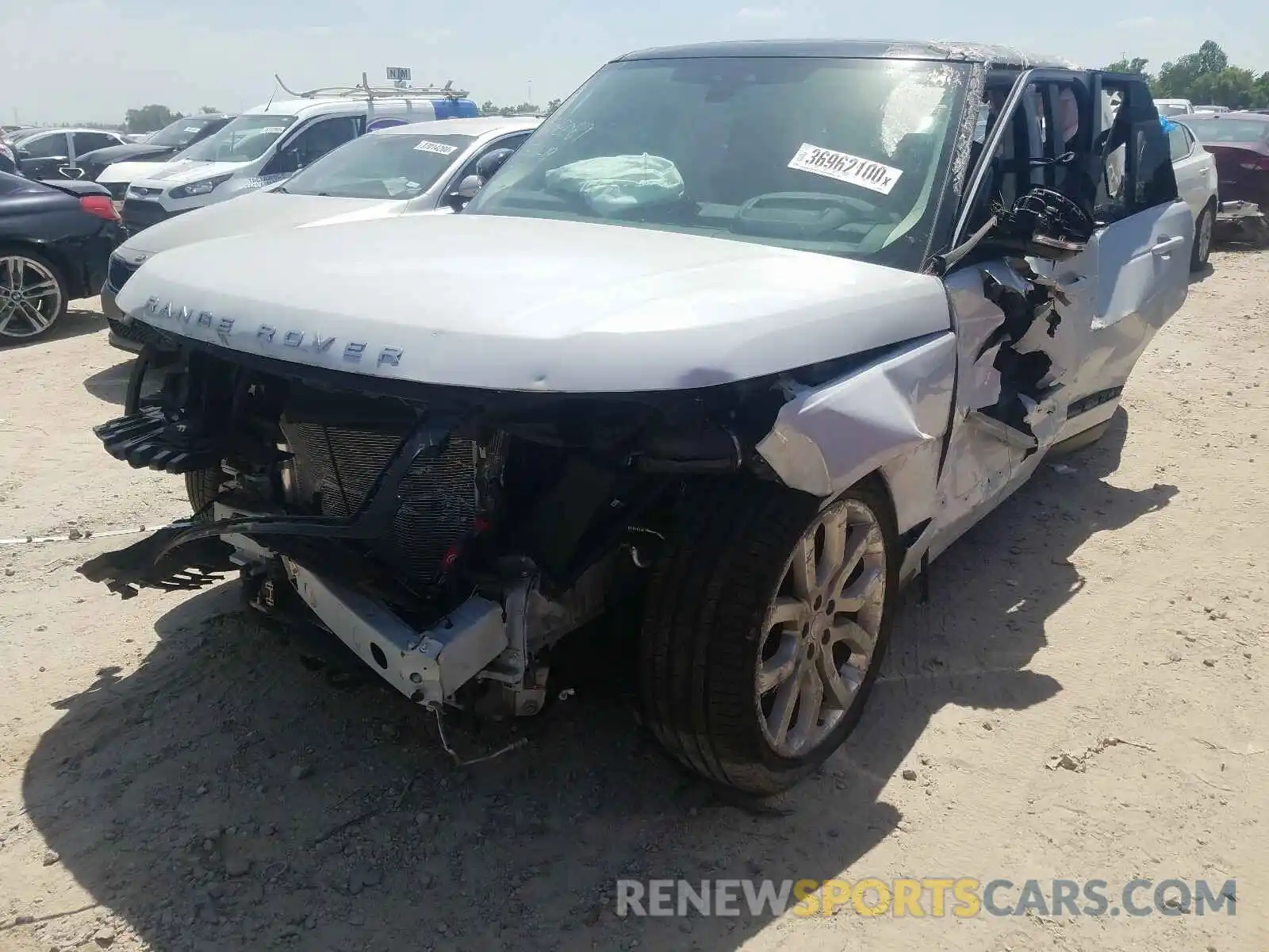 2 Фотография поврежденного автомобиля SALGS2SV3KA552840 LAND ROVER RANGEROVER 2019