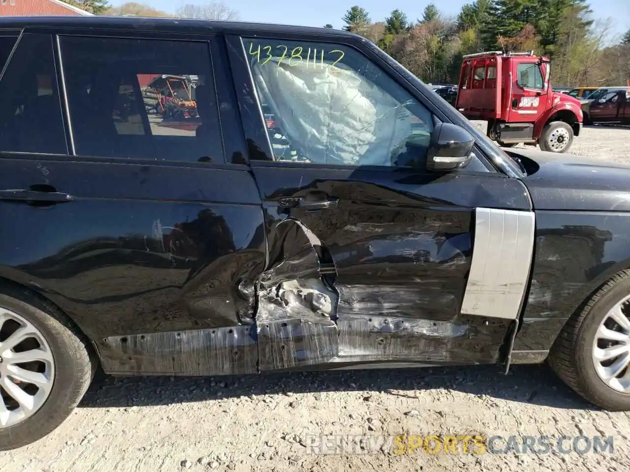 9 Photograph of a damaged car SALGS2SV5KA527406 LAND ROVER RANGEROVER 2019