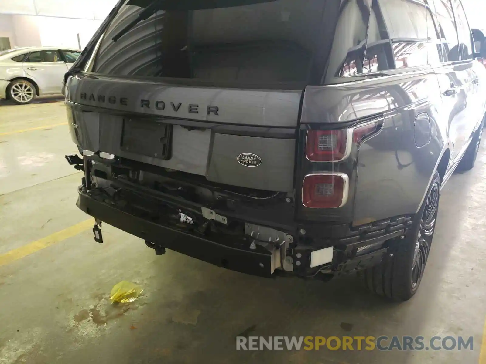 9 Photograph of a damaged car SALGS2SV7KA544806 LAND ROVER RANGEROVER 2019