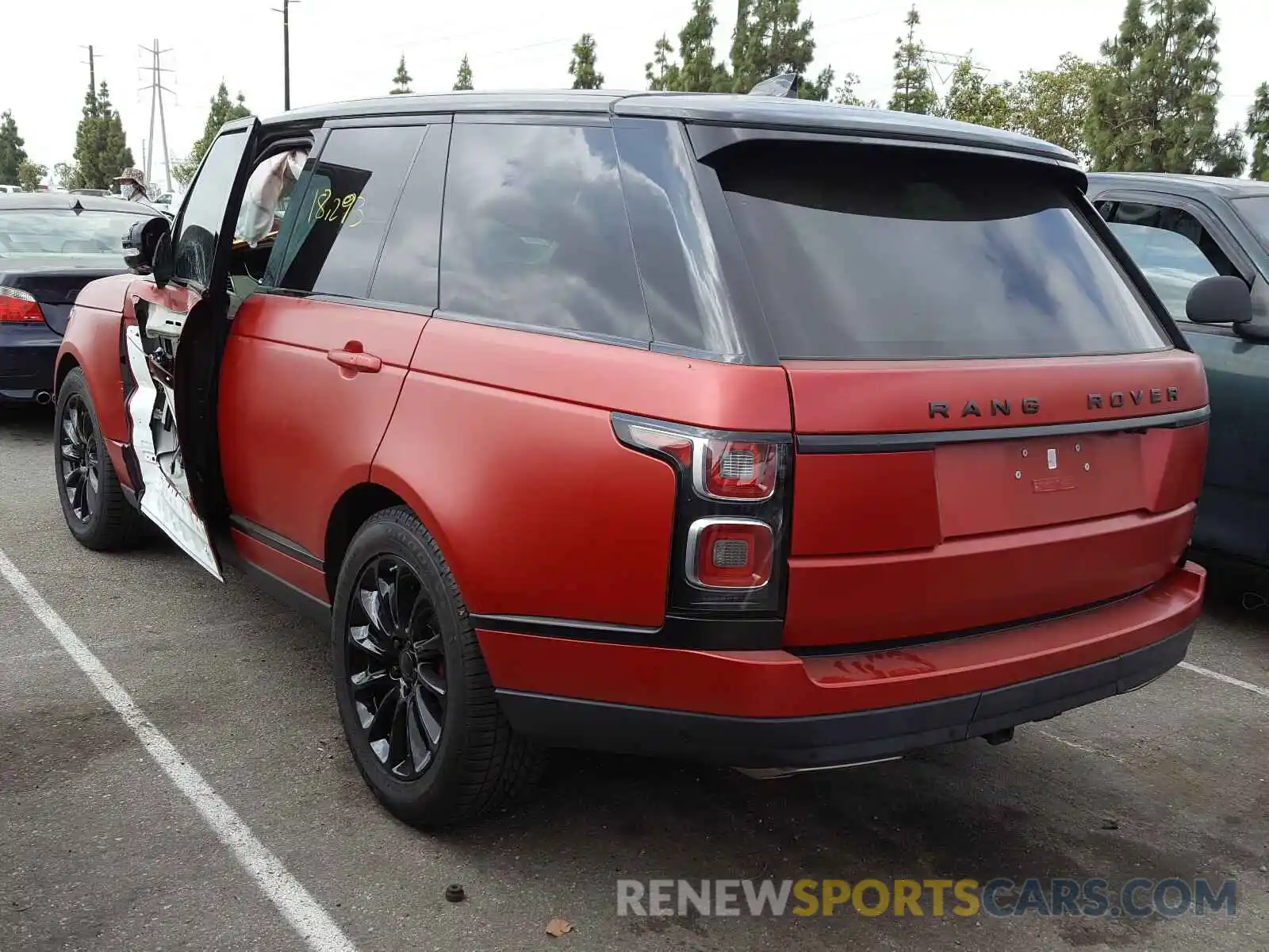 3 Фотография поврежденного автомобиля SALGS2SV8KA532096 LAND ROVER RANGEROVER 2019