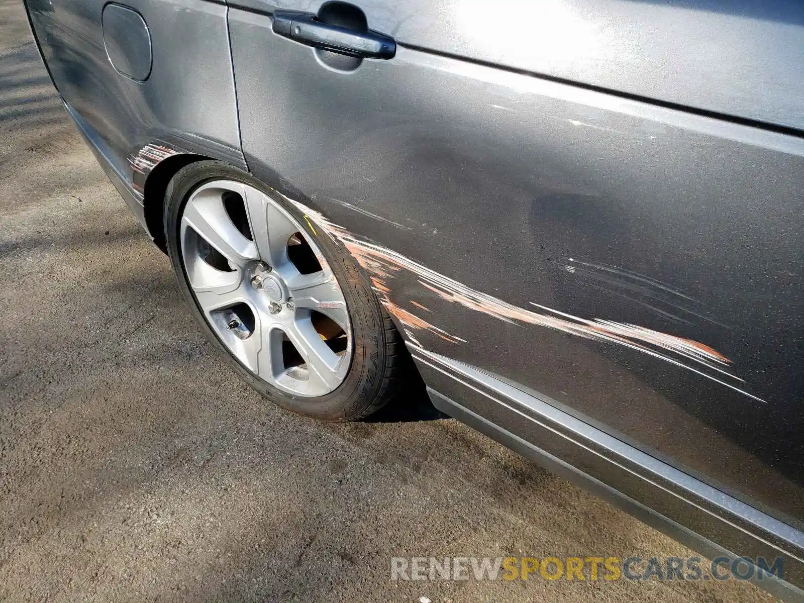 9 Photograph of a damaged car SALGS5RE2KA531789 LAND ROVER RANGEROVER 2019