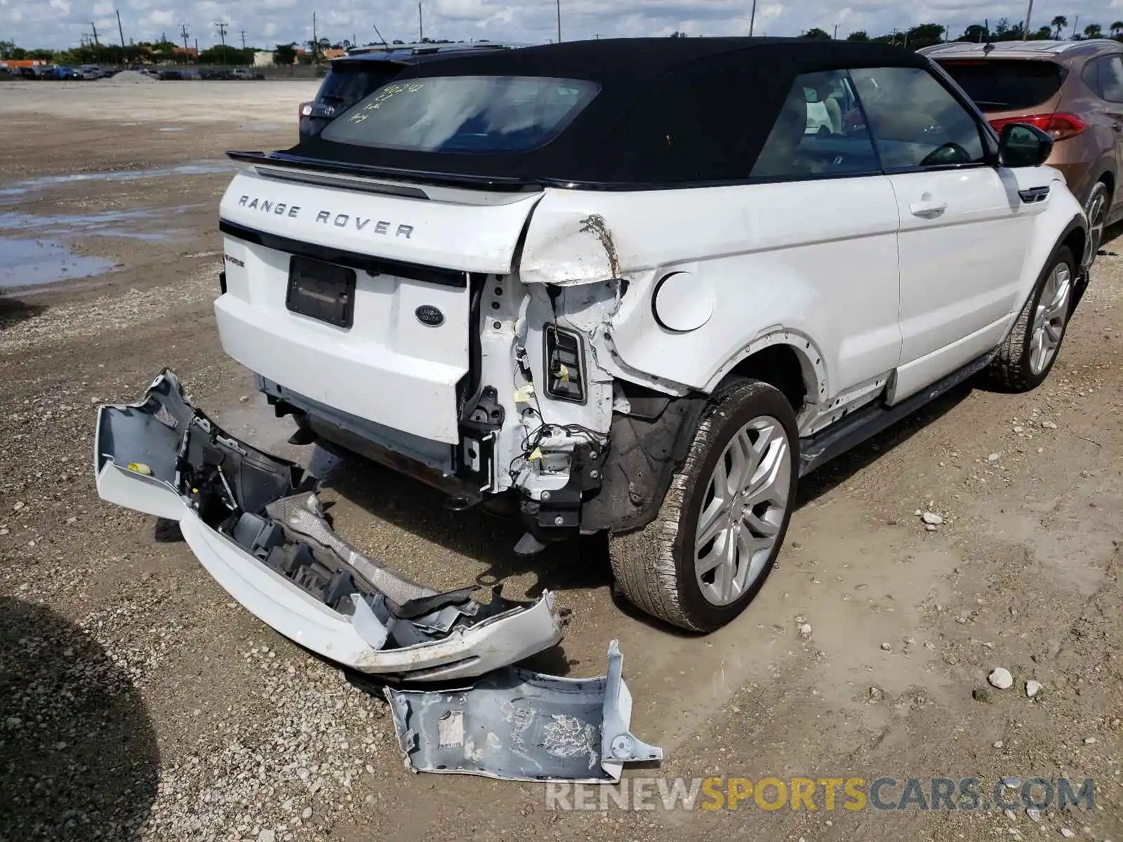 4 Photograph of a damaged car SALVD5RX5KH345920 LAND ROVER RANGEROVER 2019