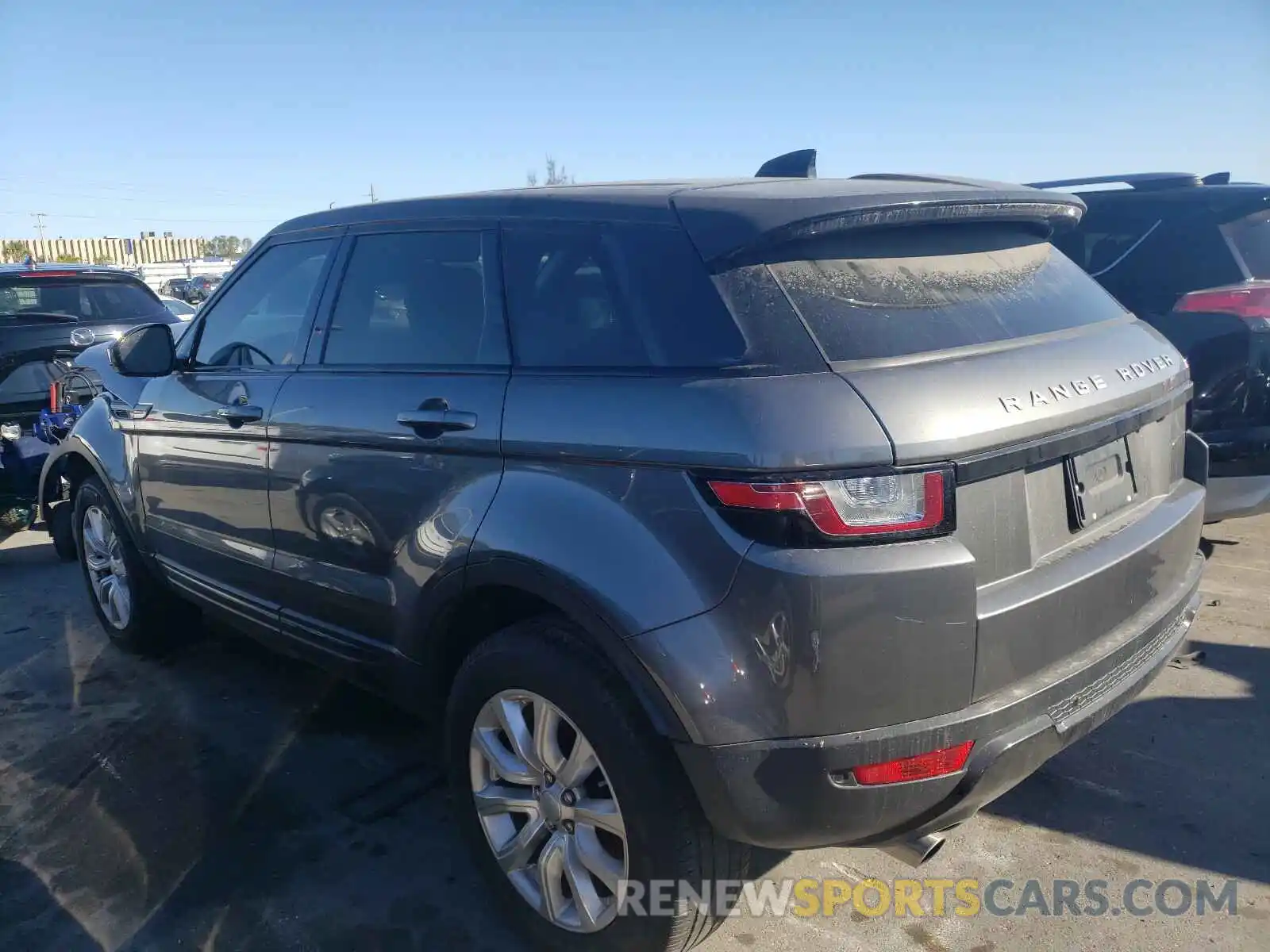 3 Photograph of a damaged car SALVP2RX2KH340518 LAND ROVER RANGEROVER 2019