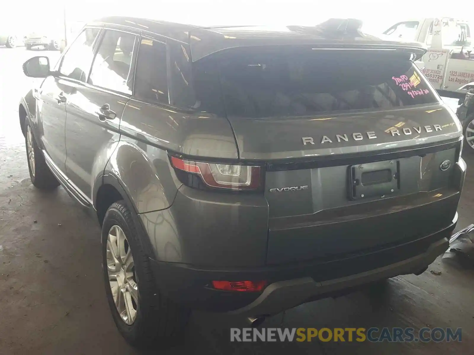 3 Фотография поврежденного автомобиля SALVP2RX3KH329723 LAND ROVER RANGEROVER 2019