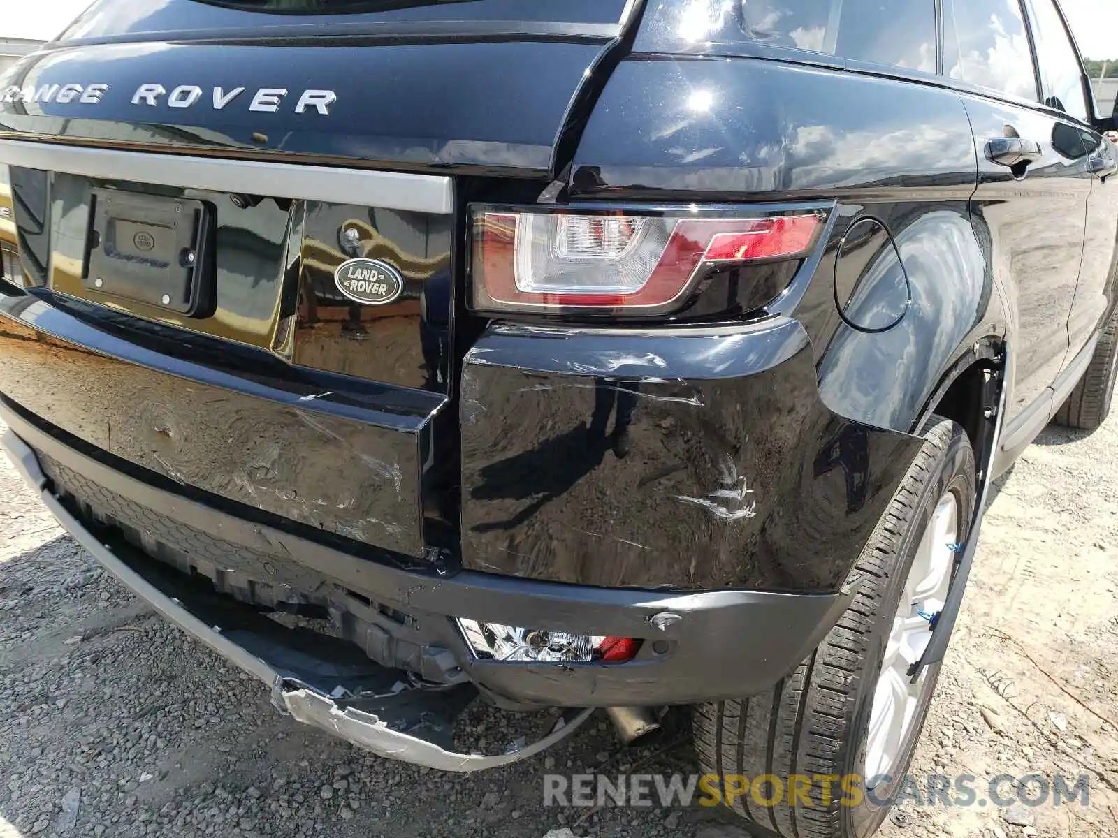 9 Photograph of a damaged car SALVP2RX3KH343833 LAND ROVER RANGEROVER 2019