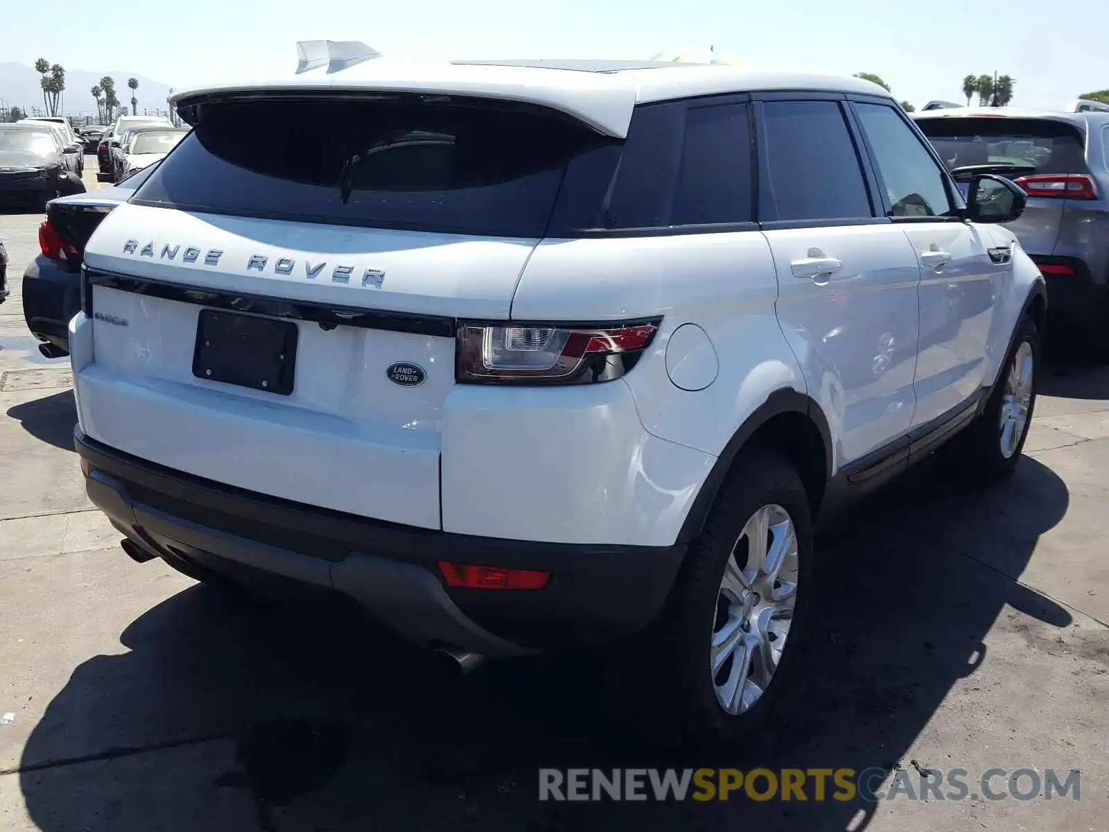 4 Фотография поврежденного автомобиля SALVP2RX4KH345963 LAND ROVER RANGEROVER 2019