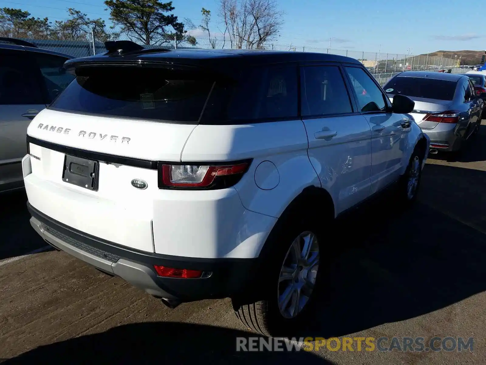 4 Фотография поврежденного автомобиля SALVP2RX5KH327682 LAND ROVER RANGEROVER 2019