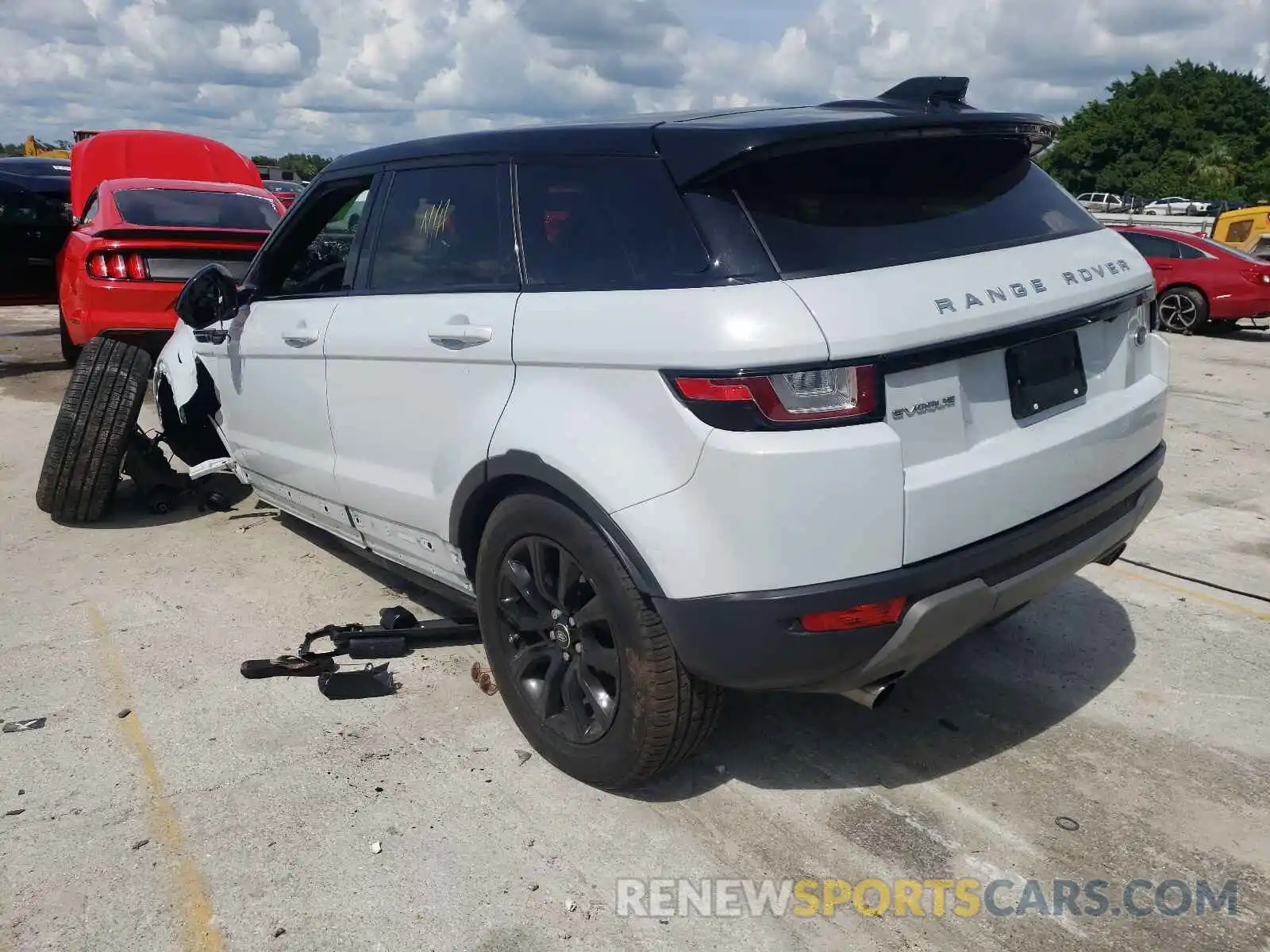 3 Фотография поврежденного автомобиля SALVP2RX5KH332963 LAND ROVER RANGEROVER 2019