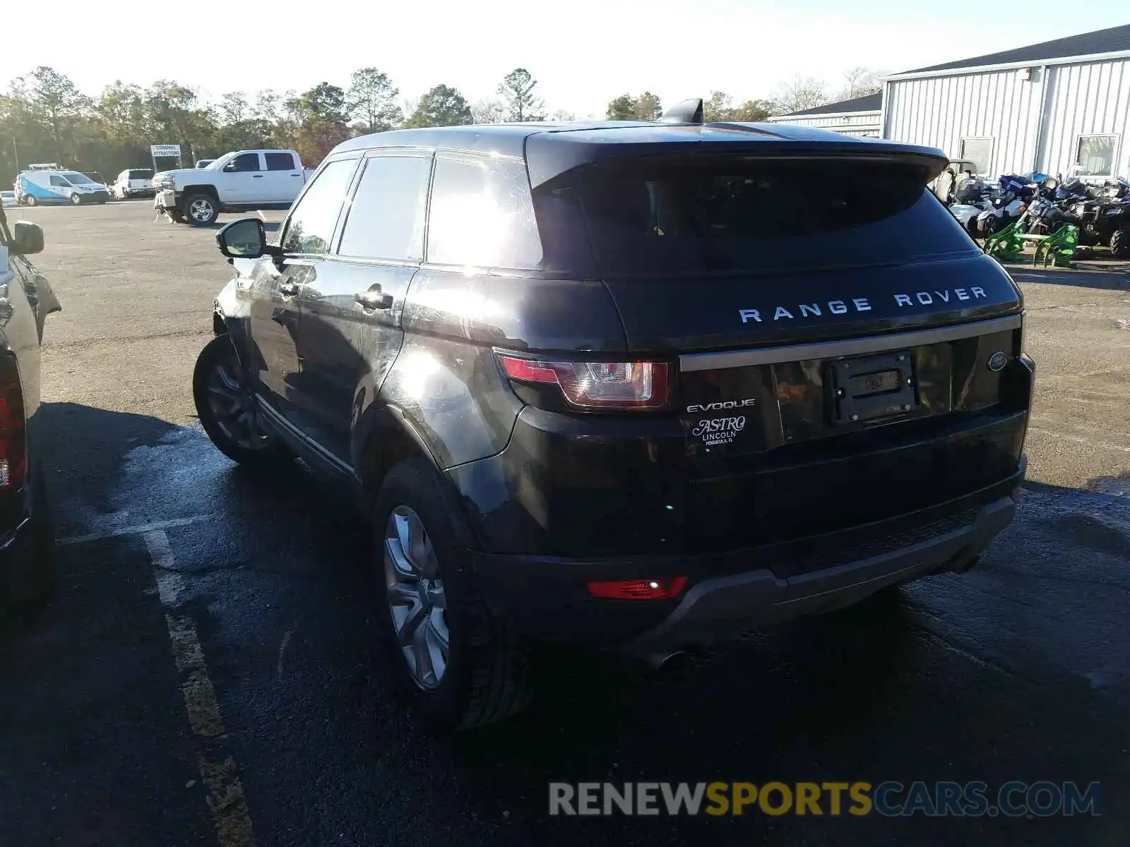 3 Photograph of a damaged car SALVP2RX5KH345017 LAND ROVER RANGEROVER 2019