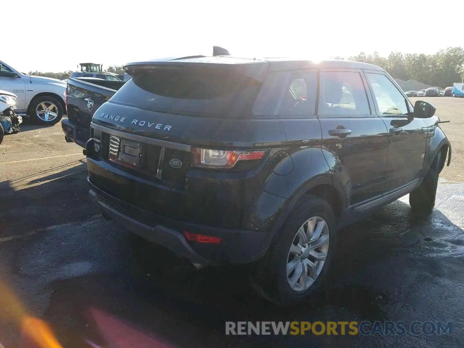 4 Photograph of a damaged car SALVP2RX5KH345017 LAND ROVER RANGEROVER 2019