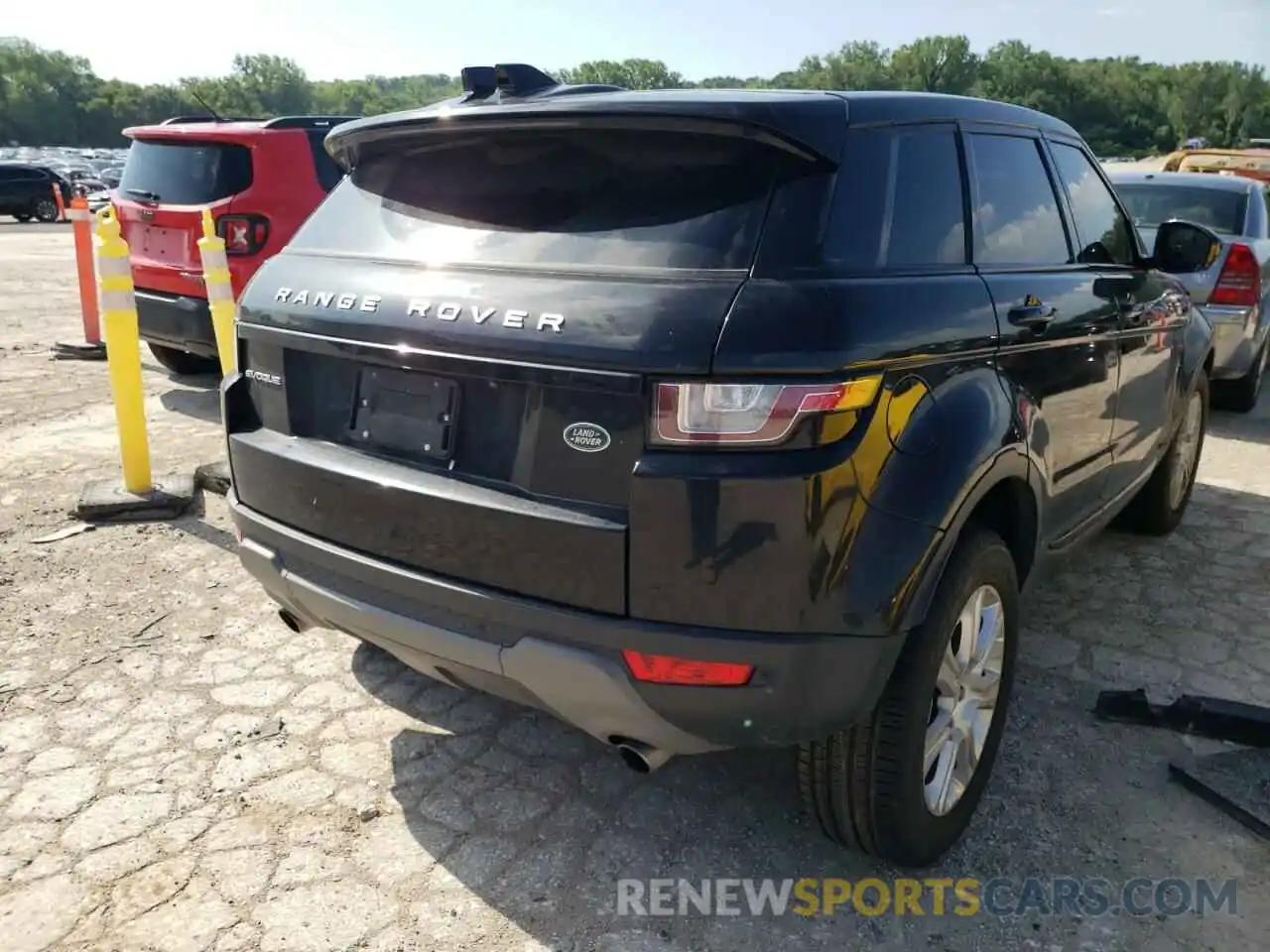 4 Photograph of a damaged car SALVP2RX7KH331412 LAND ROVER RANGEROVER 2019